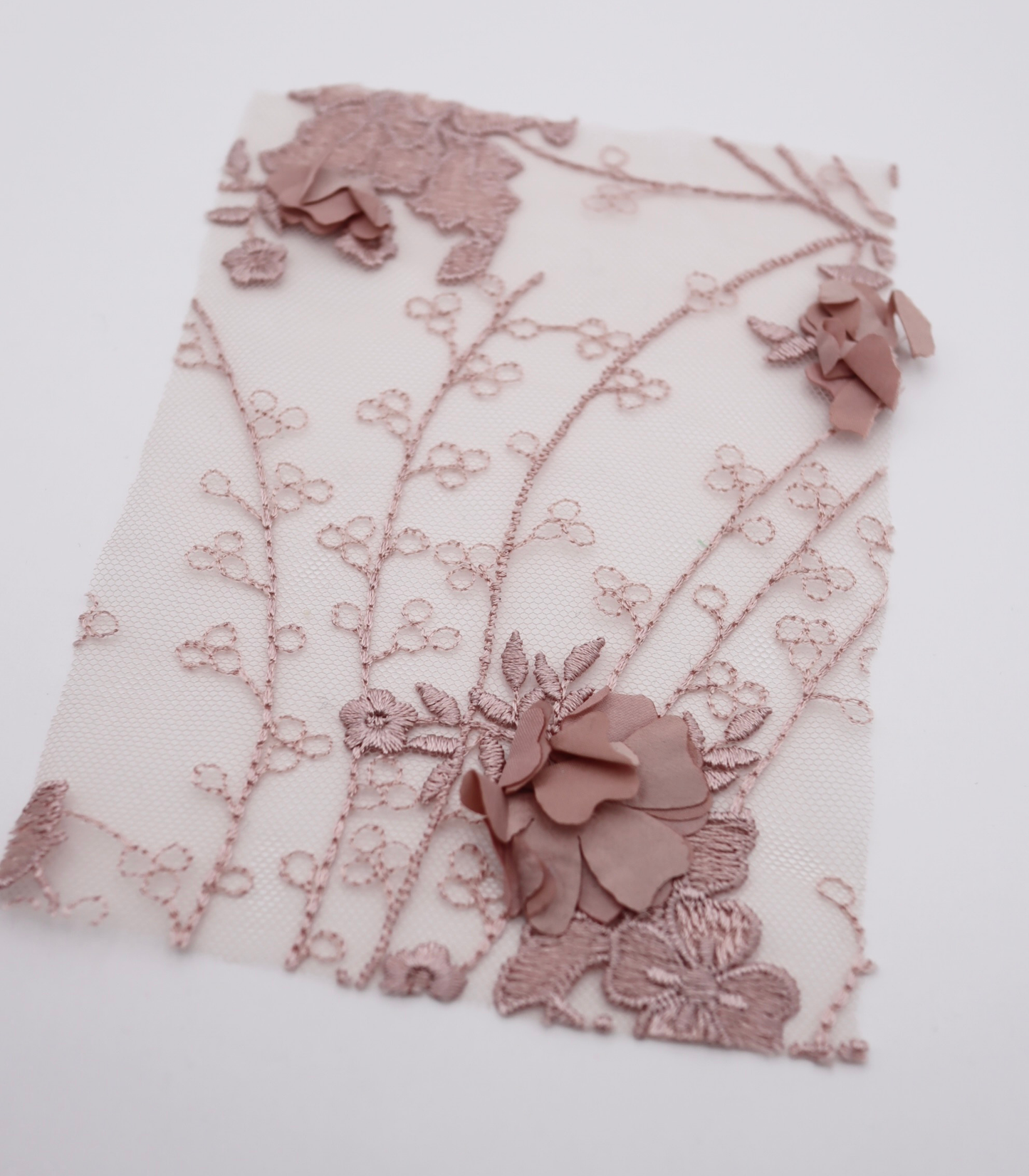 【25SS-382】立体フラワー付き刺繍チュール /0.5yあたり=~2570円