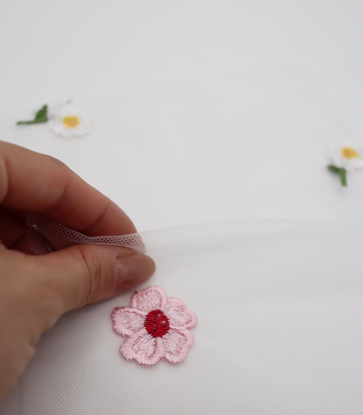 【25SS-388】フラワー刺繍チュール /0.5yあたり=~1235円