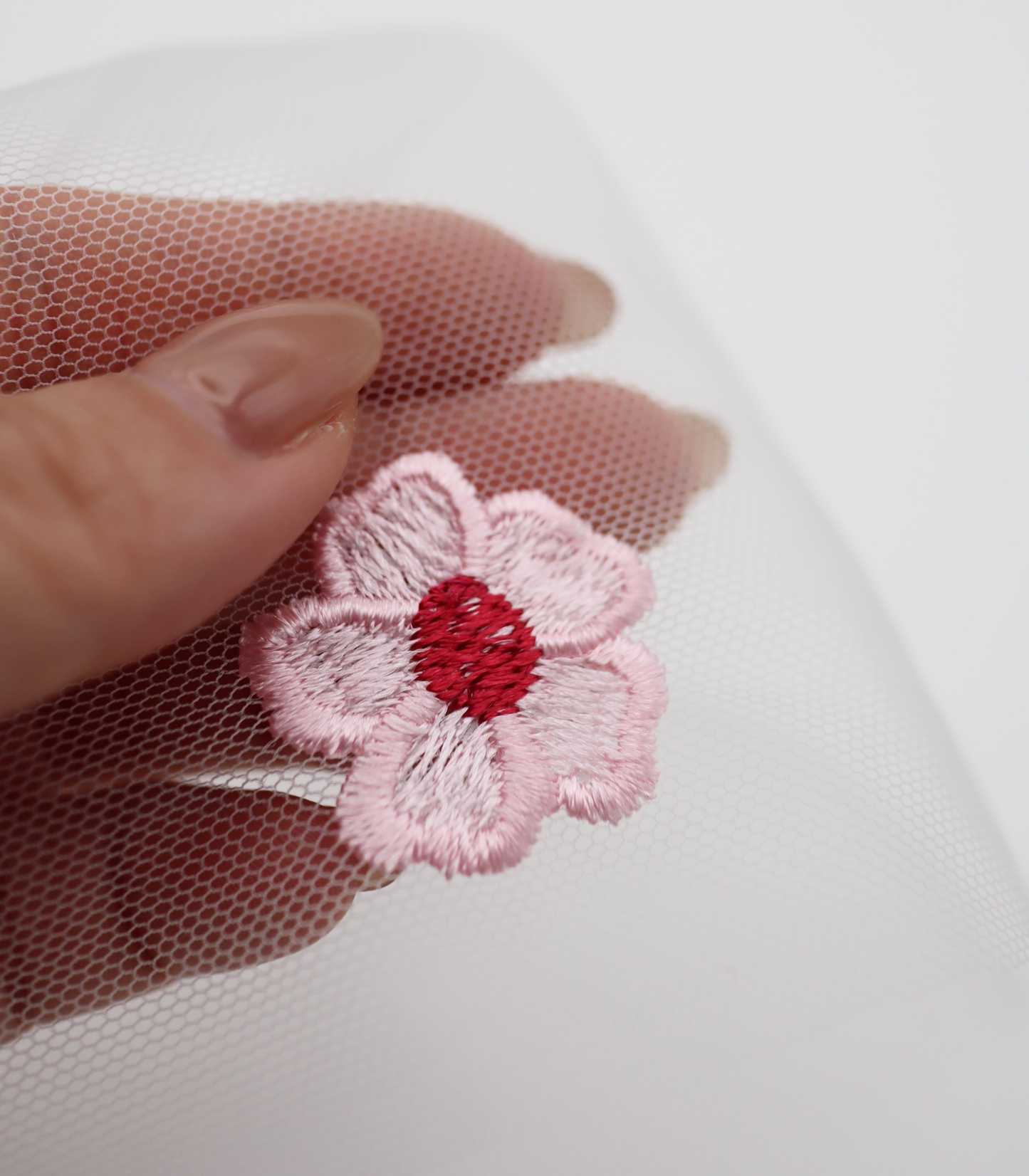 【25SS-388】フラワー刺繍チュール /0.5yあたり=~1235円
