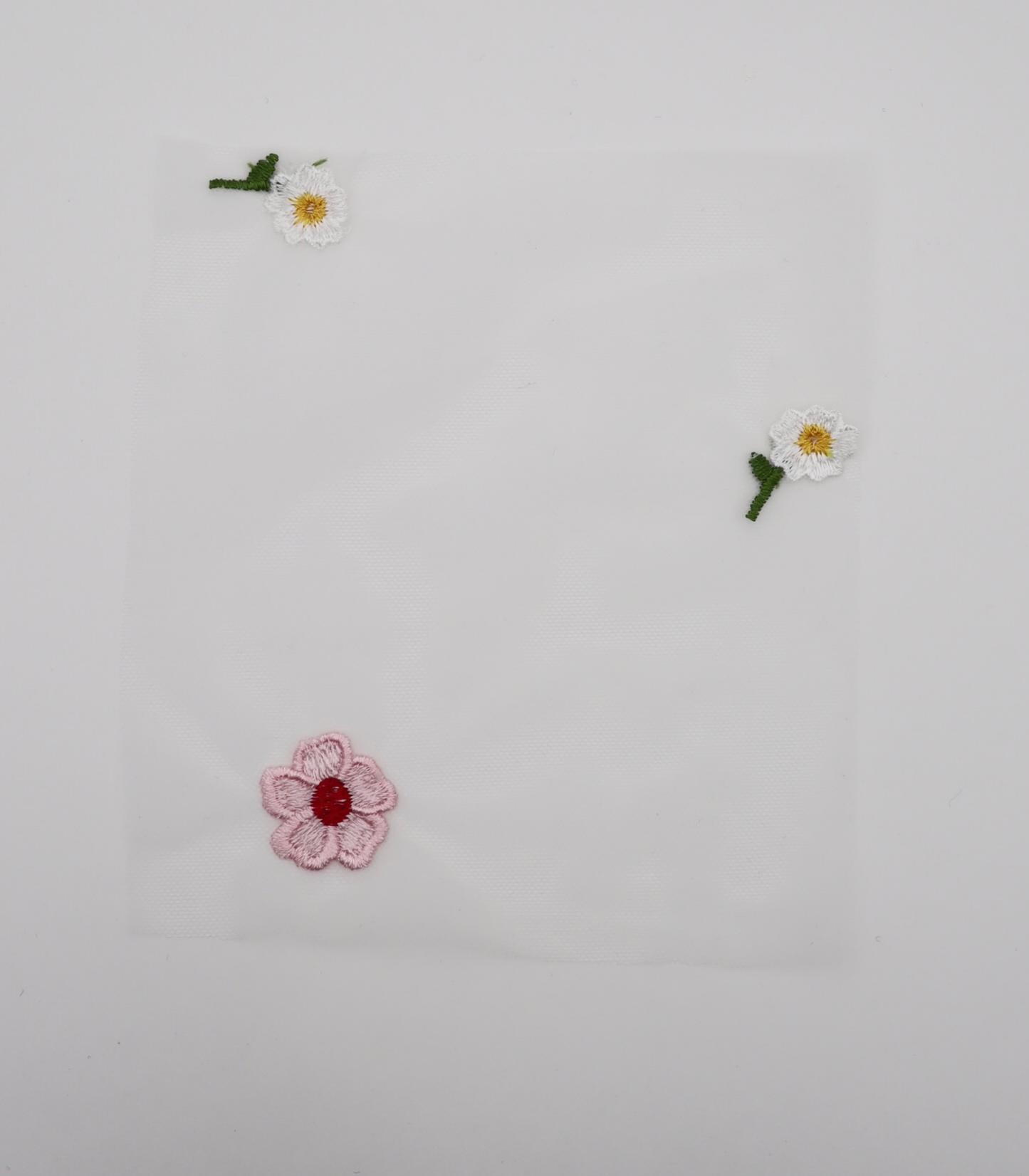 【25SS-388】フラワー刺繍チュール /0.5yあたり=~1235円