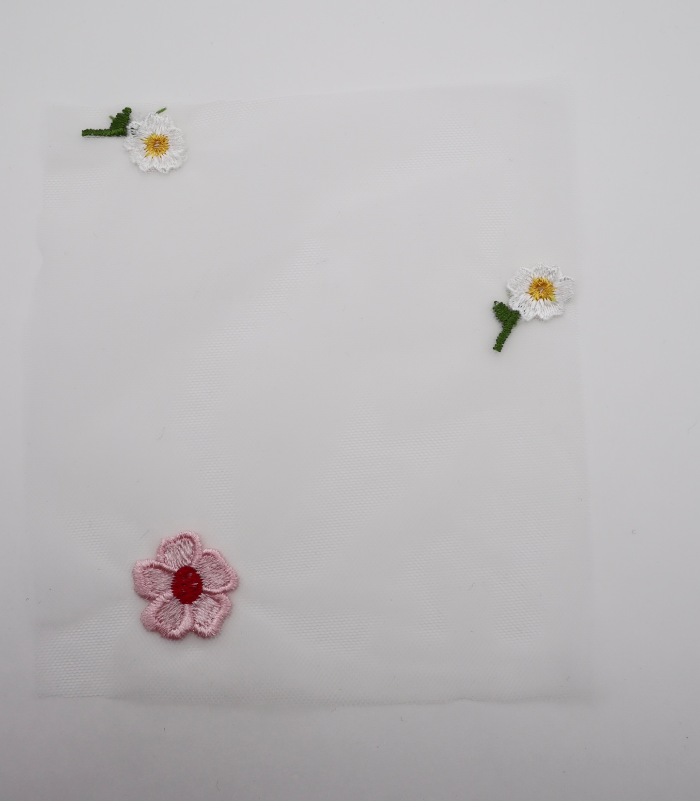 【25SS-388】フラワー刺繍チュール /0.5yあたり=~1235円
