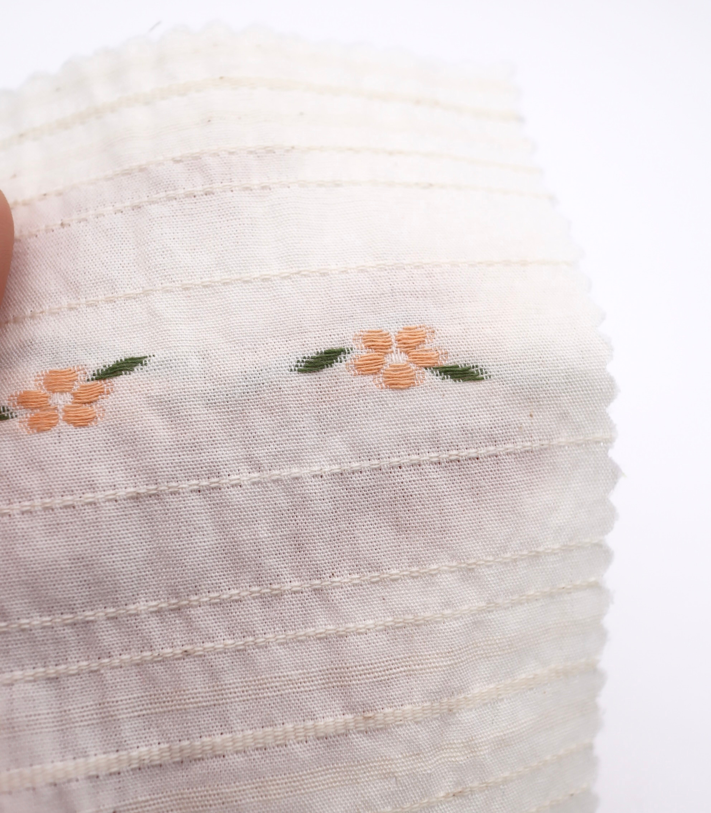 【25SS-443】フラワー×ランダムボーダー刺繍ローン /0.5yあたり=~925円