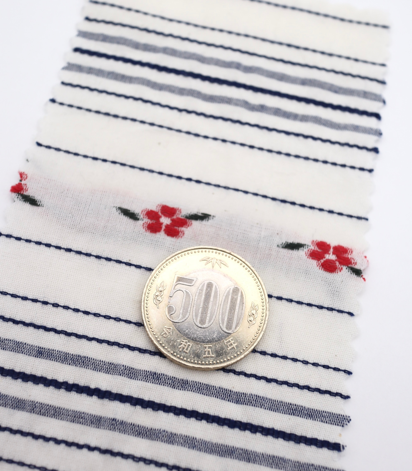 【25SS-443】フラワー×ランダムボーダー刺繍ローン /0.5yあたり=~925円