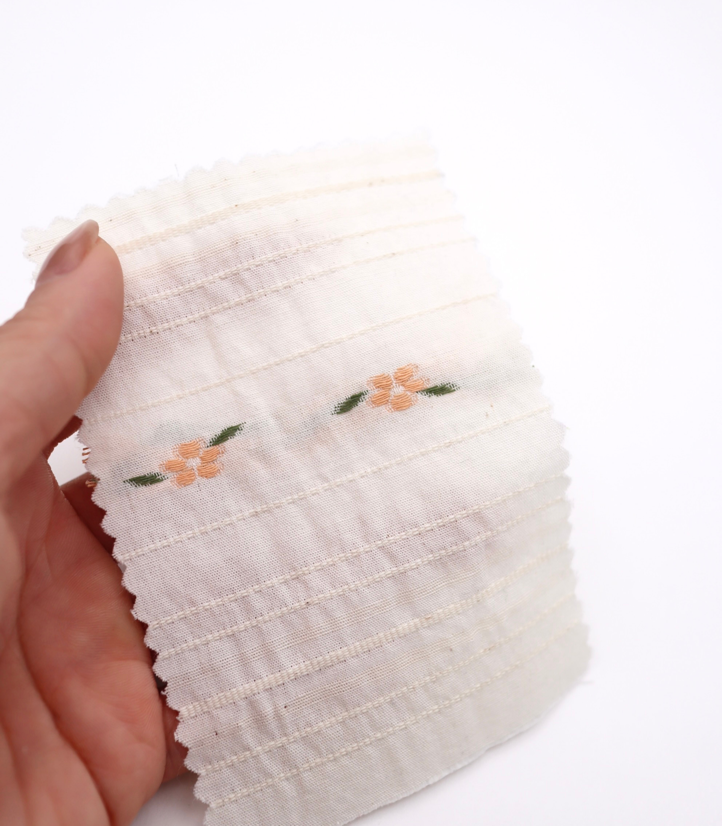 【25SS-443】フラワー×ランダムボーダー刺繍ローン /0.5yあたり=~925円