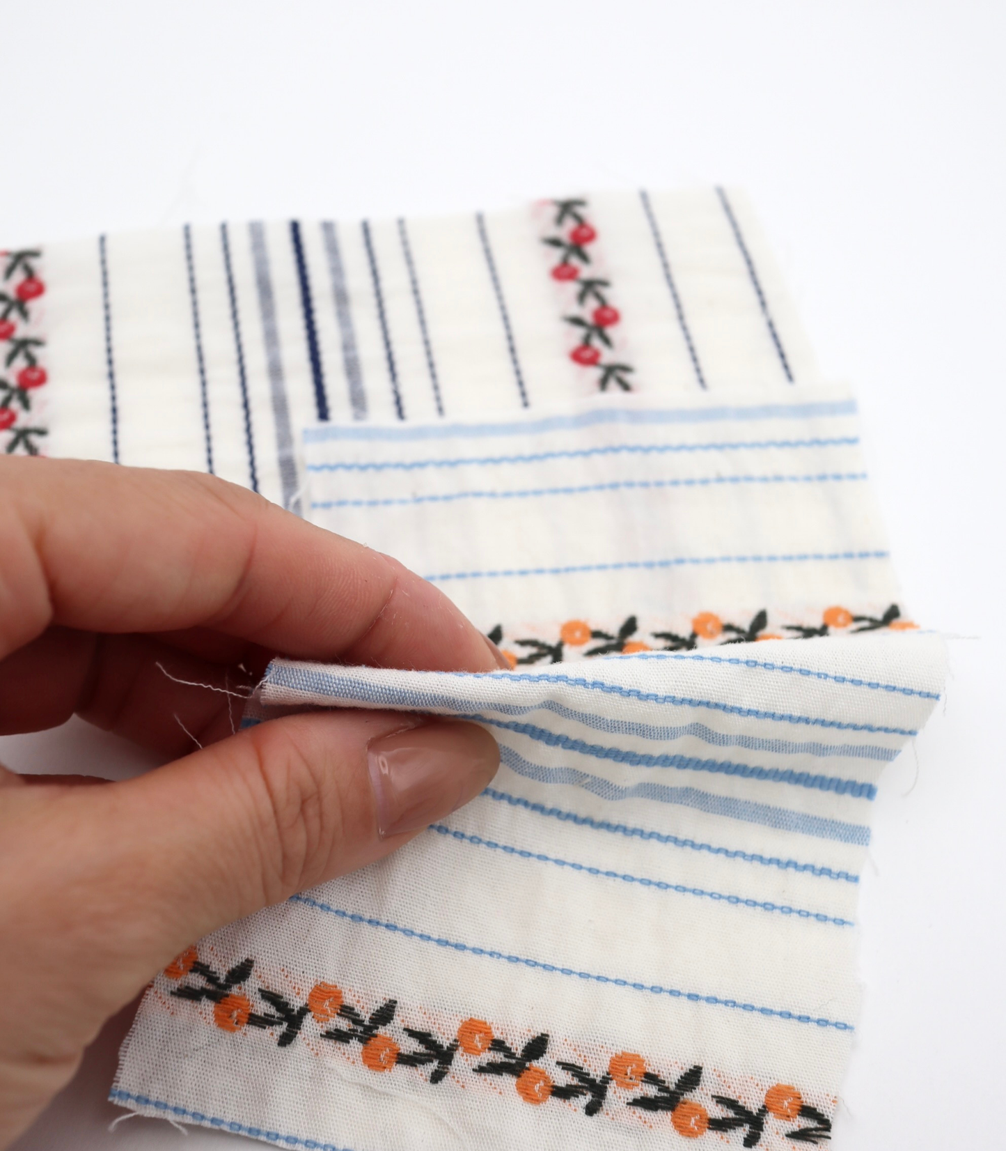 【25SS-442】フラワー×ランダムボーダー刺繍ローン /0.5yあたり=~925円