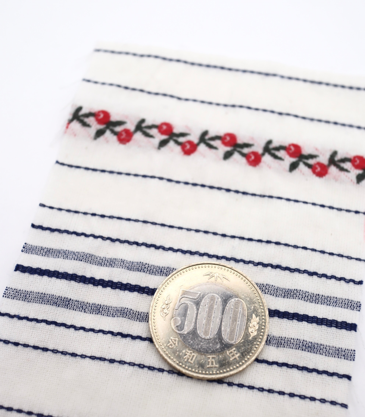 【25SS-442】フラワー×ランダムボーダー刺繍ローン /0.5yあたり=~925円