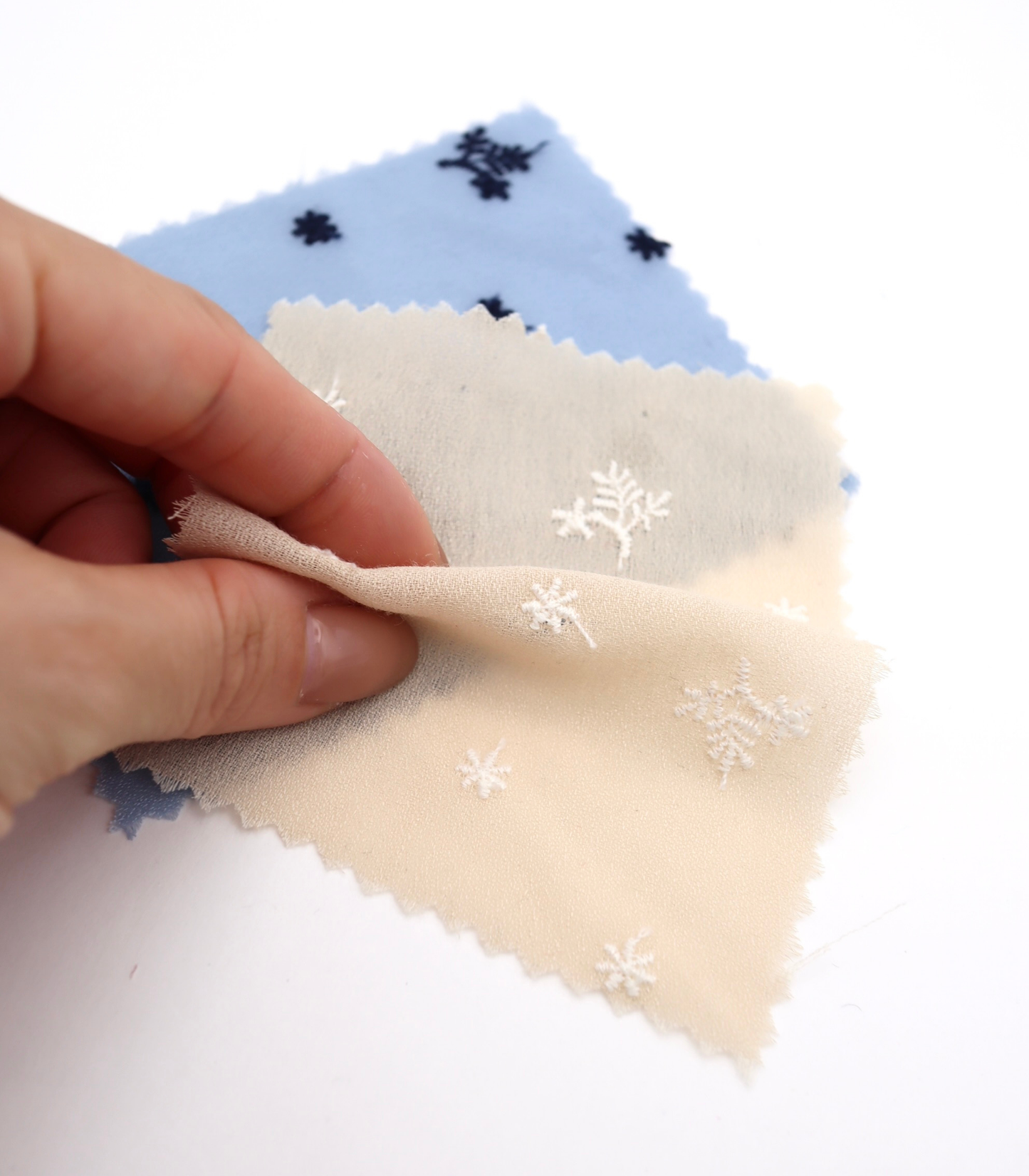 【25SS-452】草木柄刺繍ジョーゼット /0.5yあたり=~1155円