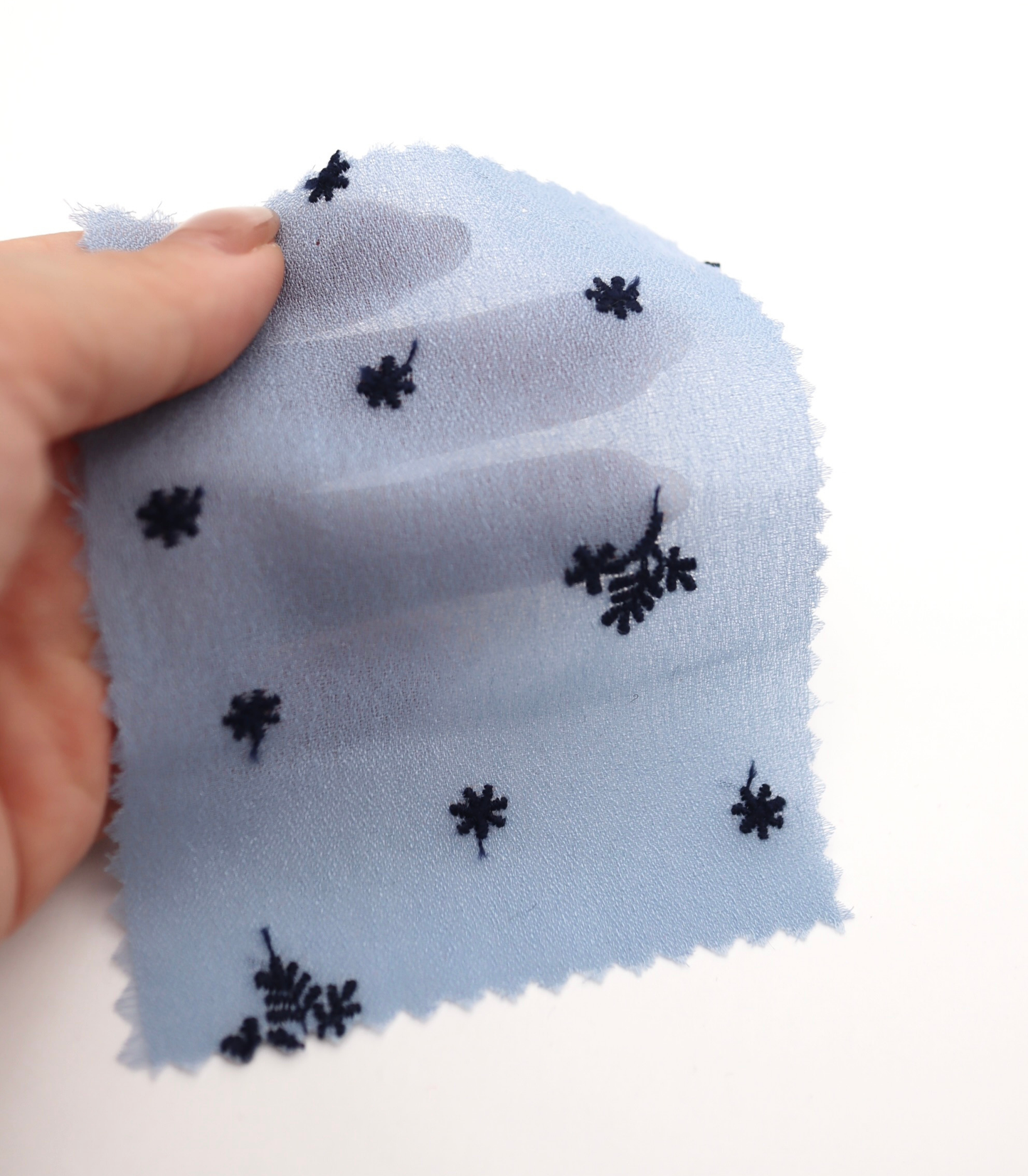 【25SS-452】草木柄刺繍ジョーゼット /0.5yあたり=~1155円