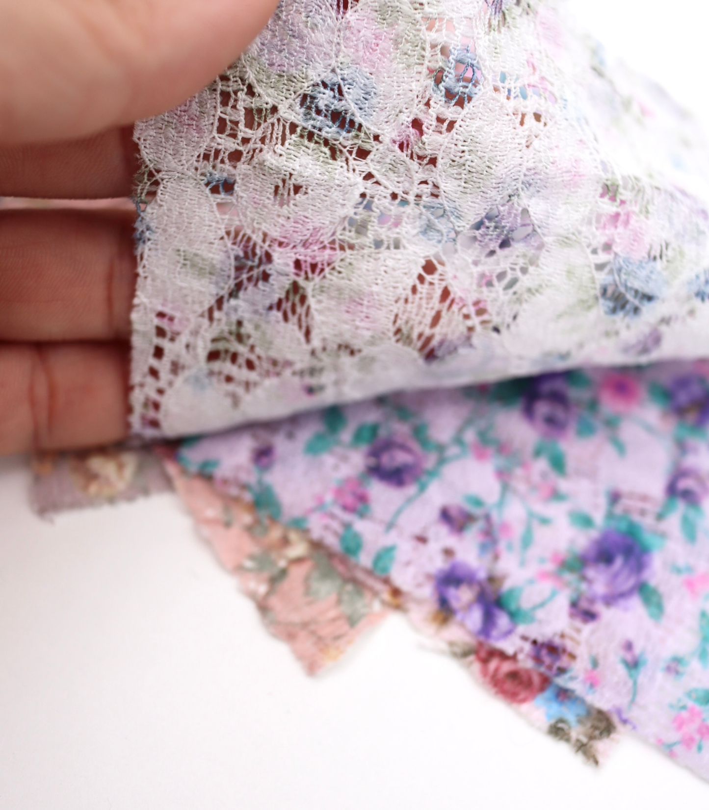 【25SS-451】小花柄プリントしぼ織レース /0.5yあたり=~630円