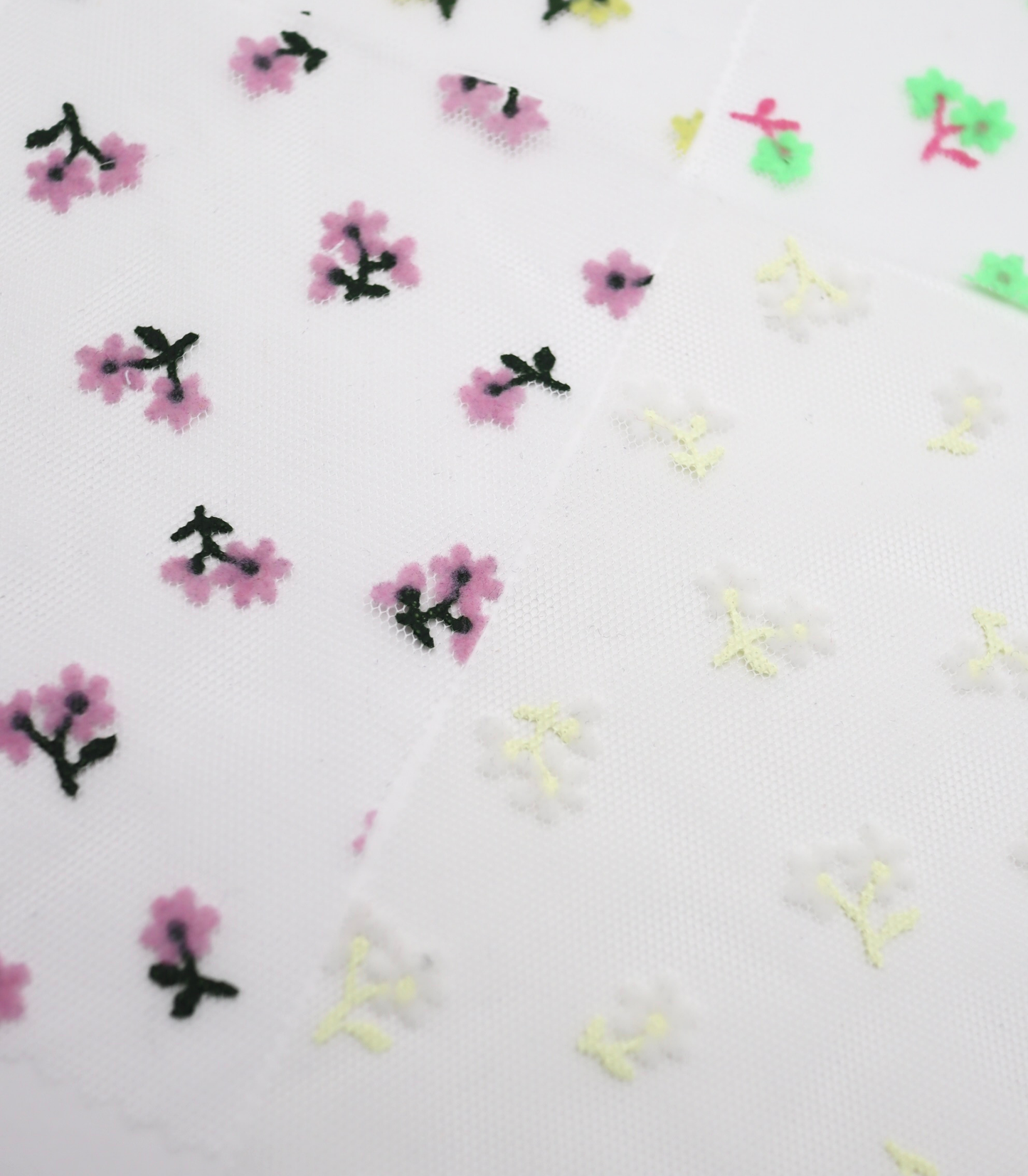 【25SS-426】小花柄フロッキープリントチュール /0.5yあたり=~ 725円