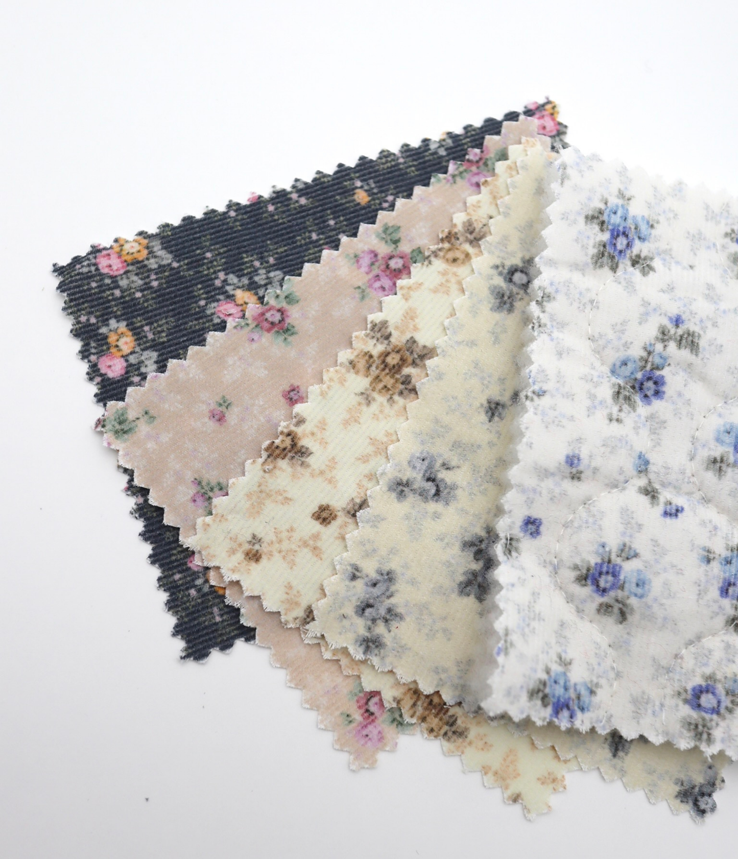 【25SS-100】小花柄プリントキルティングコーデュロイ