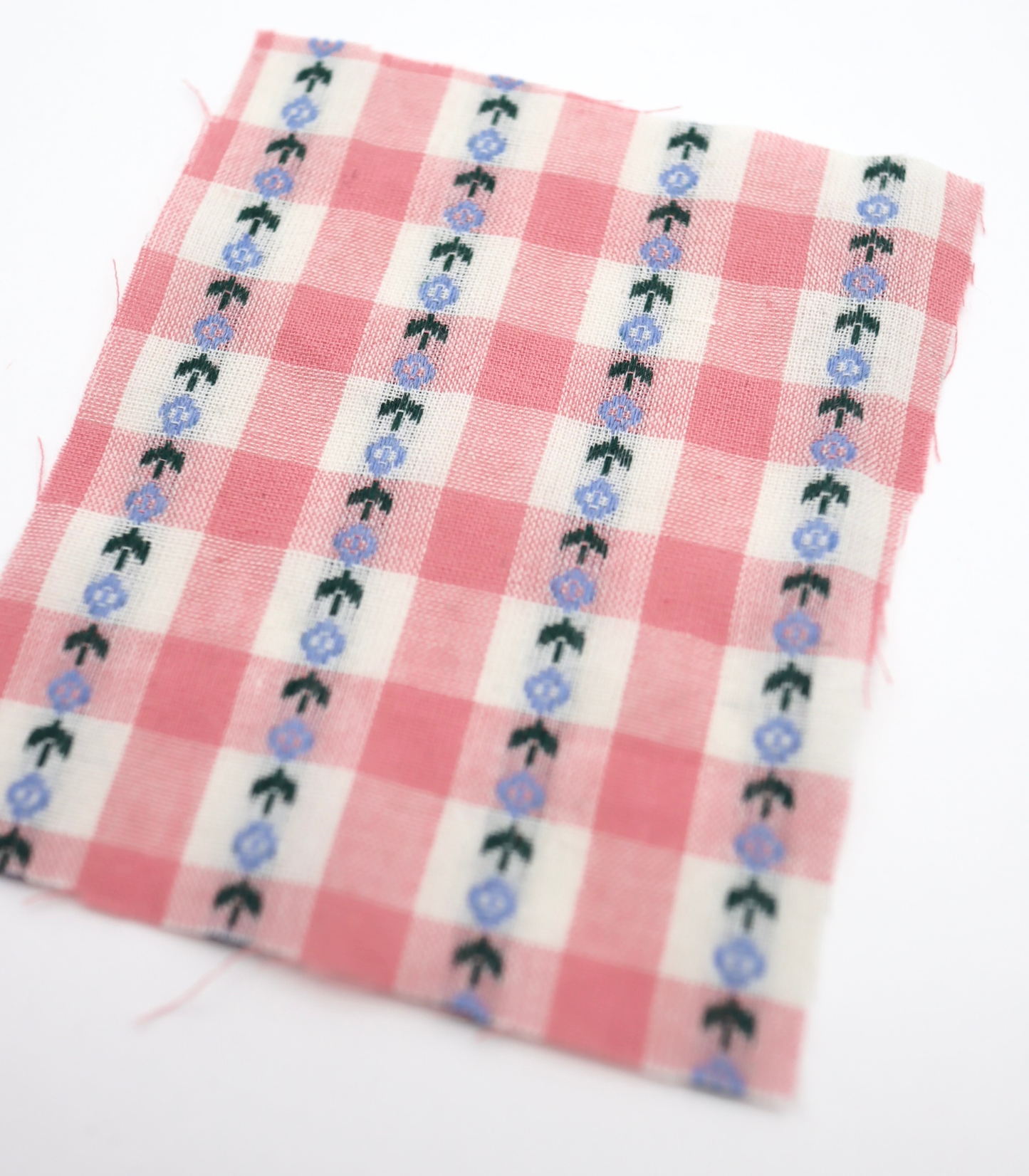 【25SS-318】ストライプ小花柄刺繍先染めギンガムチェック /0.5yあたり=~630円