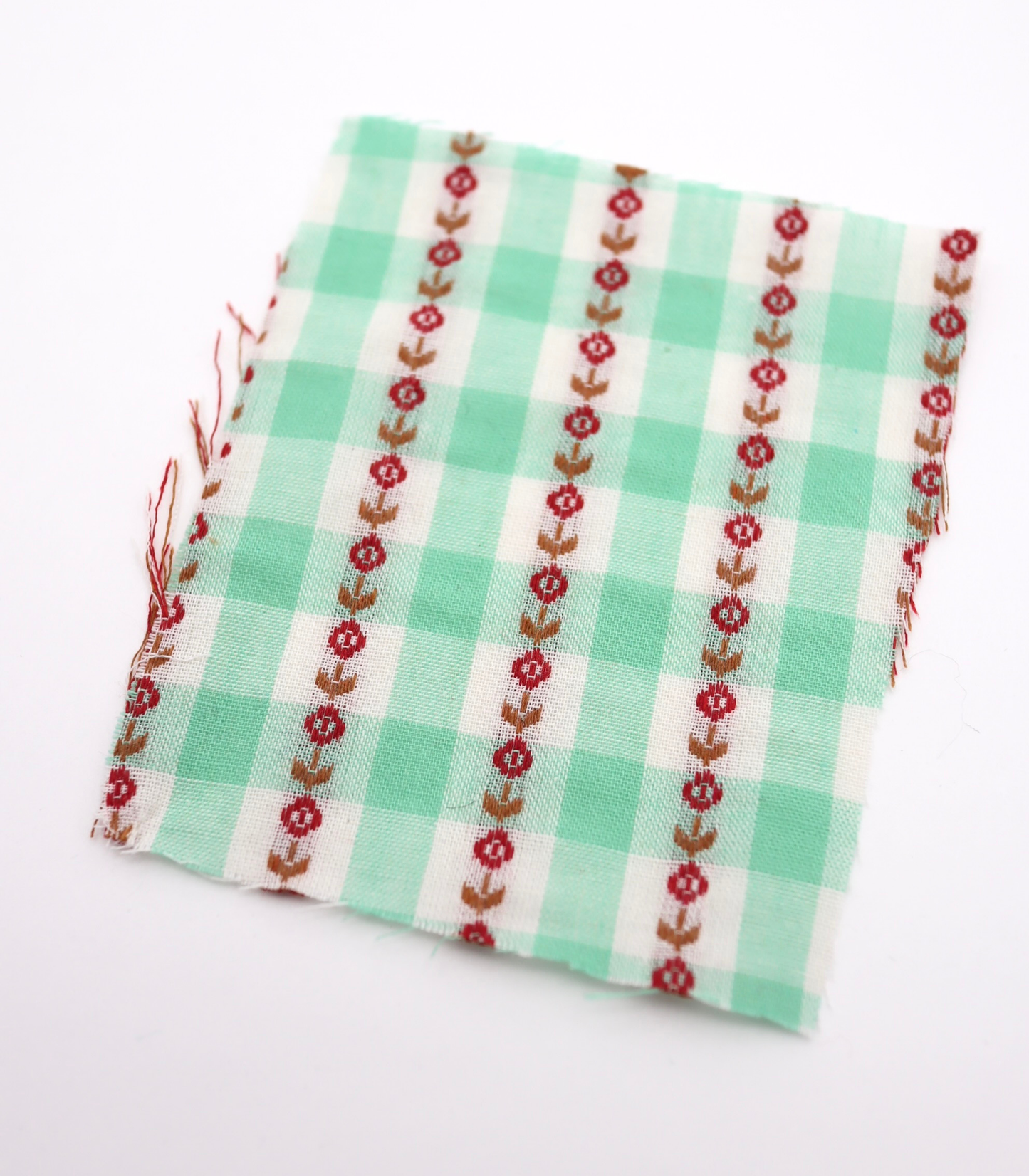 【25SS-318】ストライプ小花柄刺繍先染めギンガムチェック /0.5yあたり=~630円