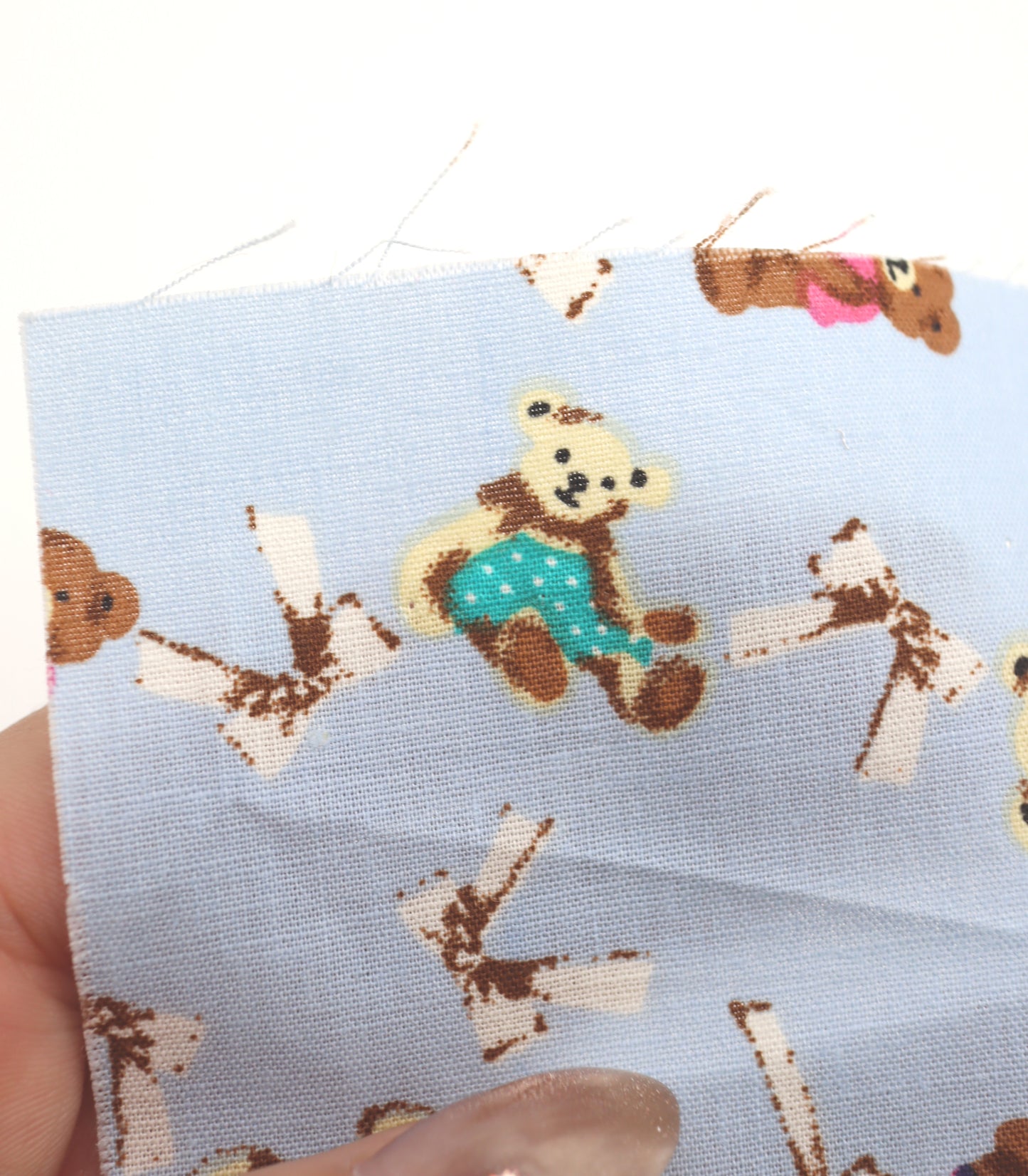 【25SS-235】おしゃれくまちゃん×リボンプリント綿ローン /0.5yあたり = ~770円