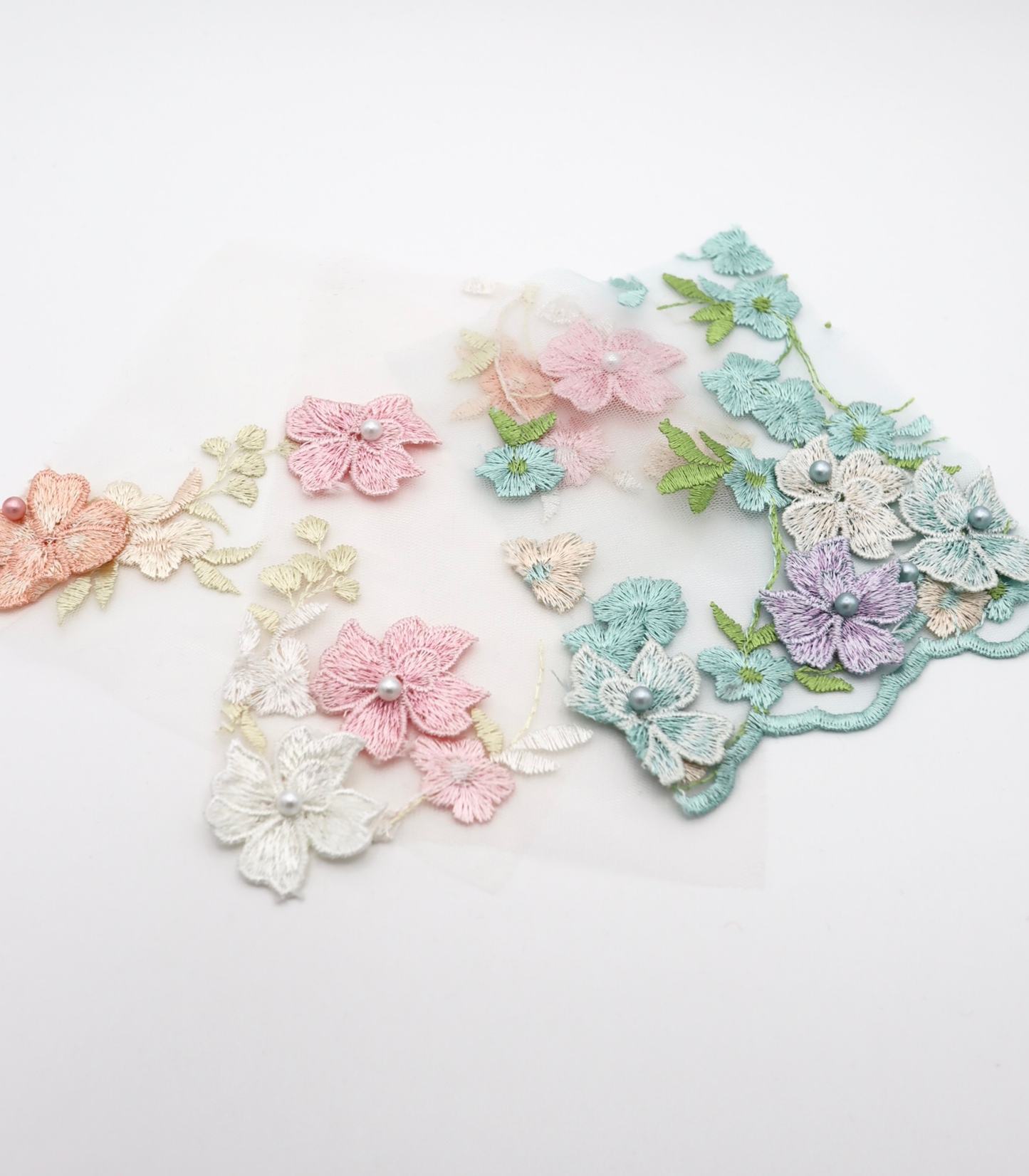 【25SS-393】立体フラワー×パールビーズ付きスカラップ刺繍チュールレース /0.5yあたり=~ 2540円
