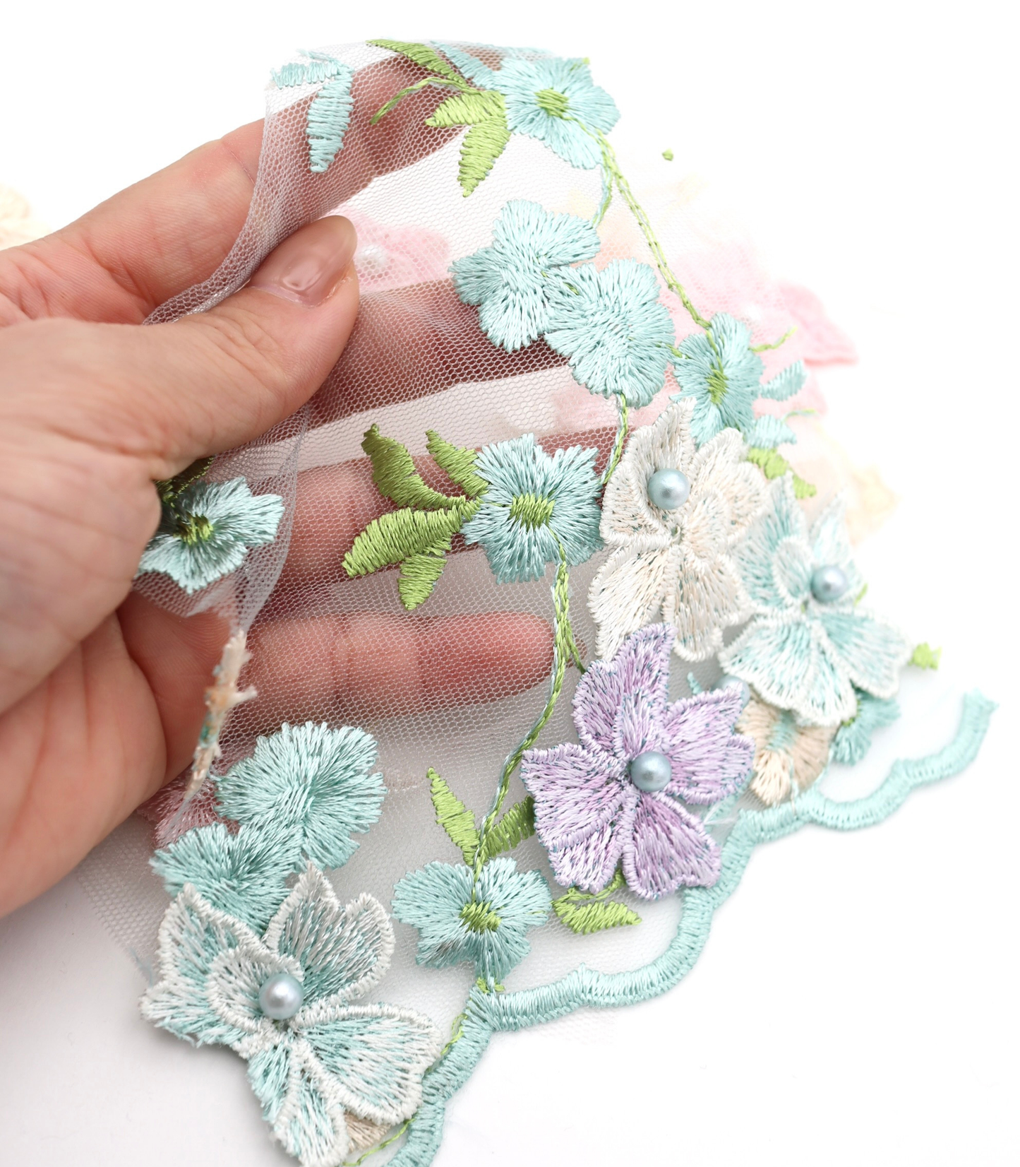 【25SS-393】立体フラワー×パールビーズ付きスカラップ刺繍チュールレース /0.5yあたり=~ 2540円