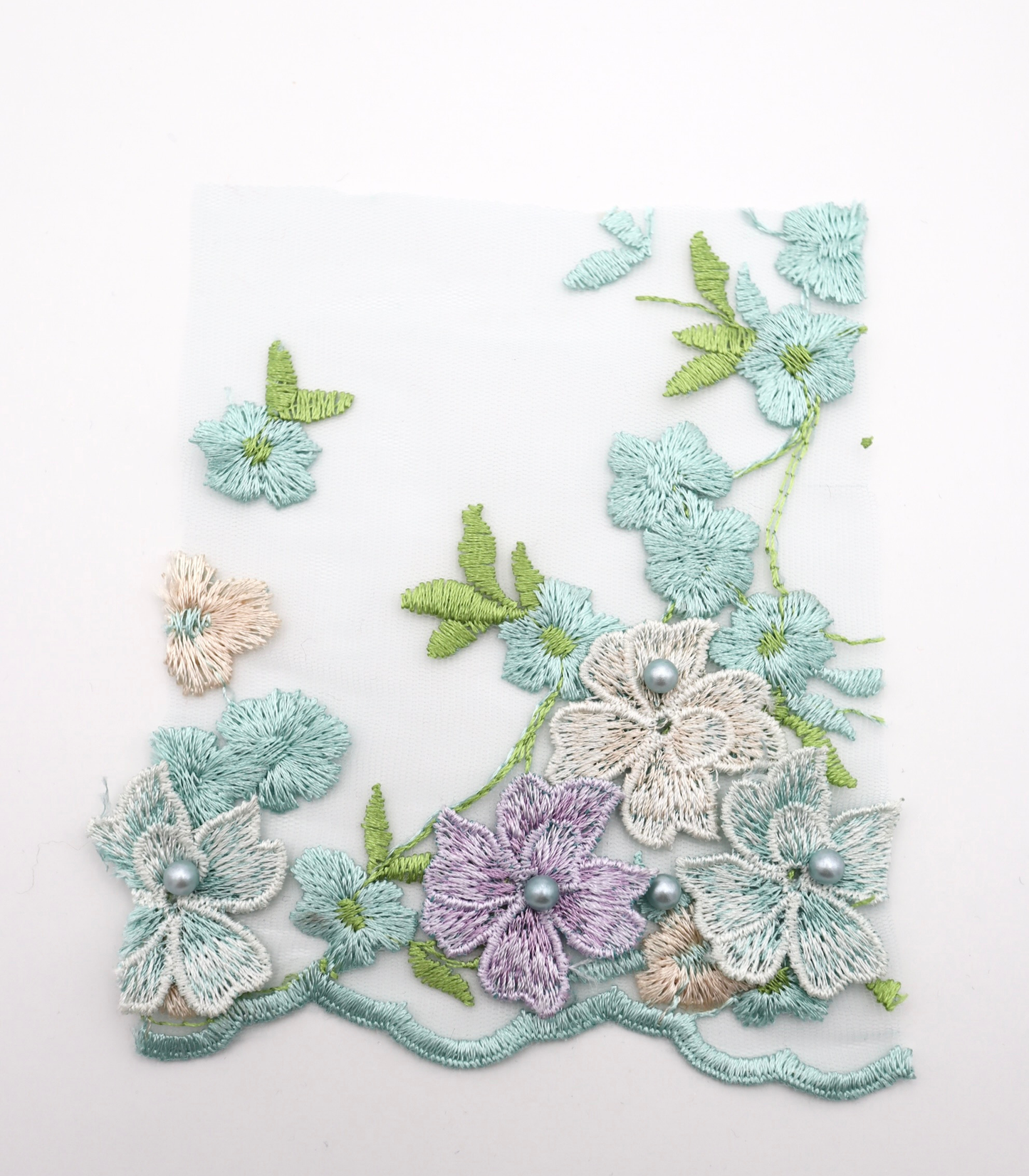 【25SS-393】立体フラワー×パールビーズ付きスカラップ刺繍チュールレース /0.5yあたり=~ 2540円