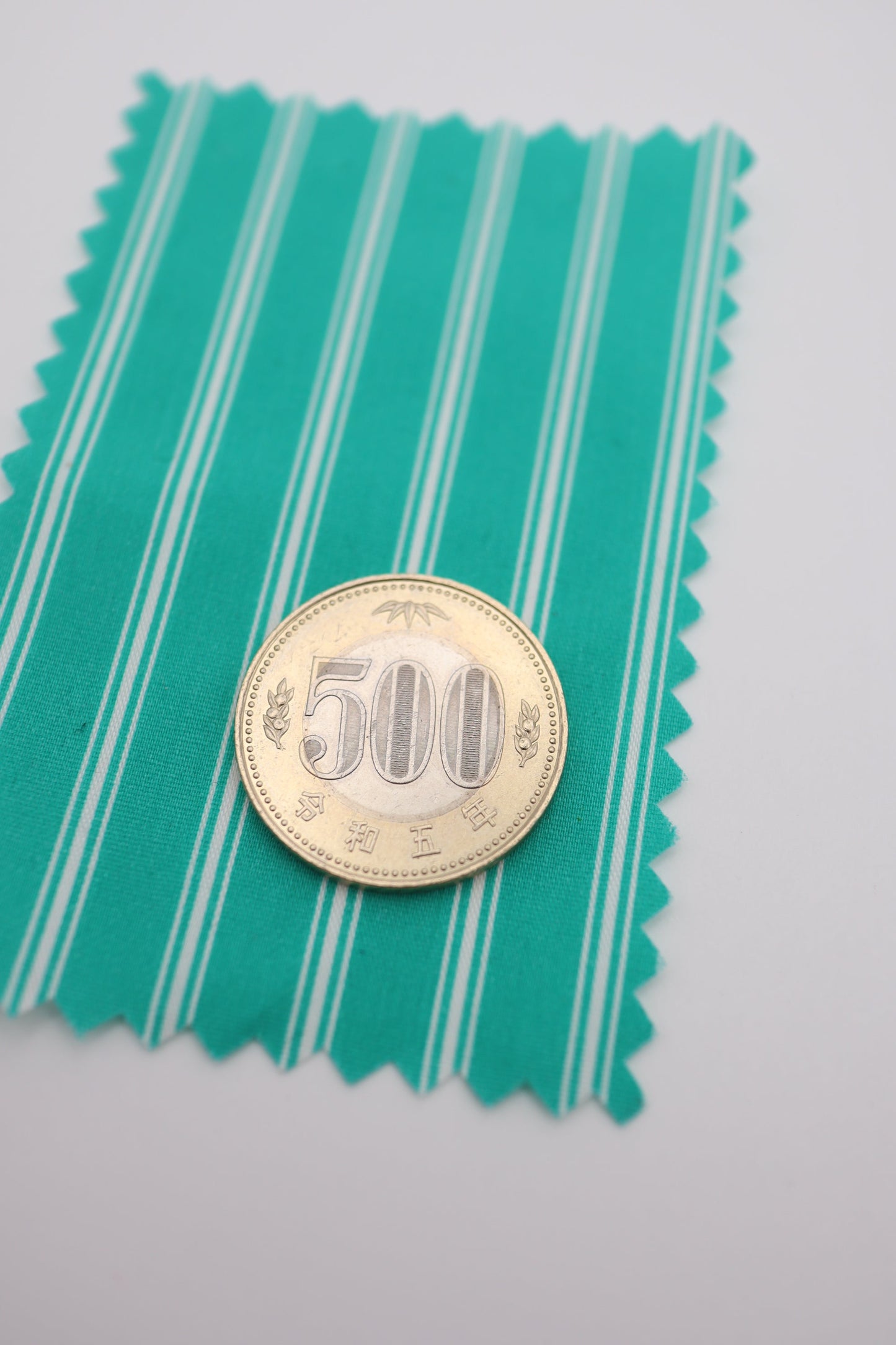 【25SS-479】カラフル細ピッチストライプローン /0.5yあたり=~805円