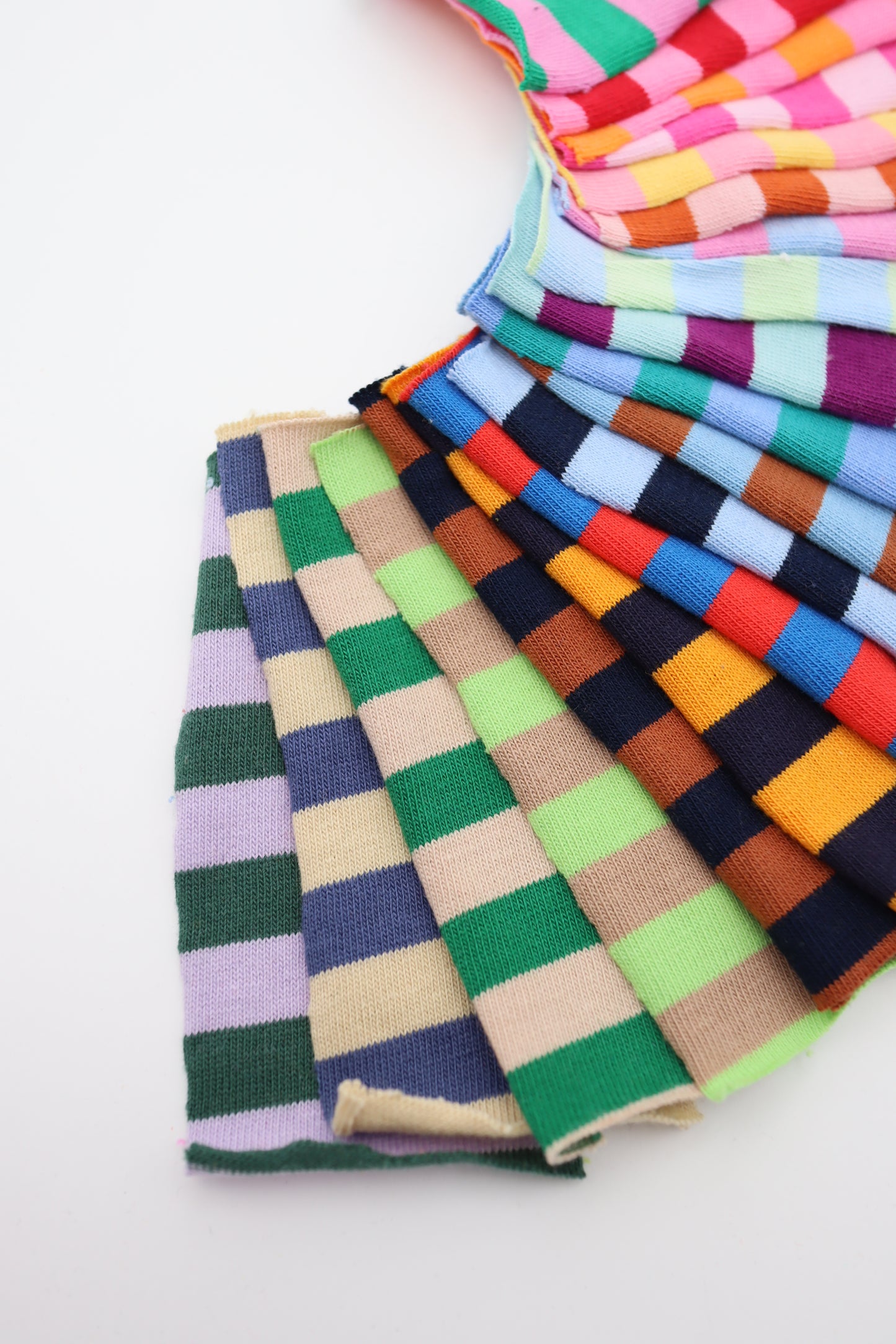 【25SS-469】カラフル中ピッチボーダー天竺ニット /0.5yあたり=~860円