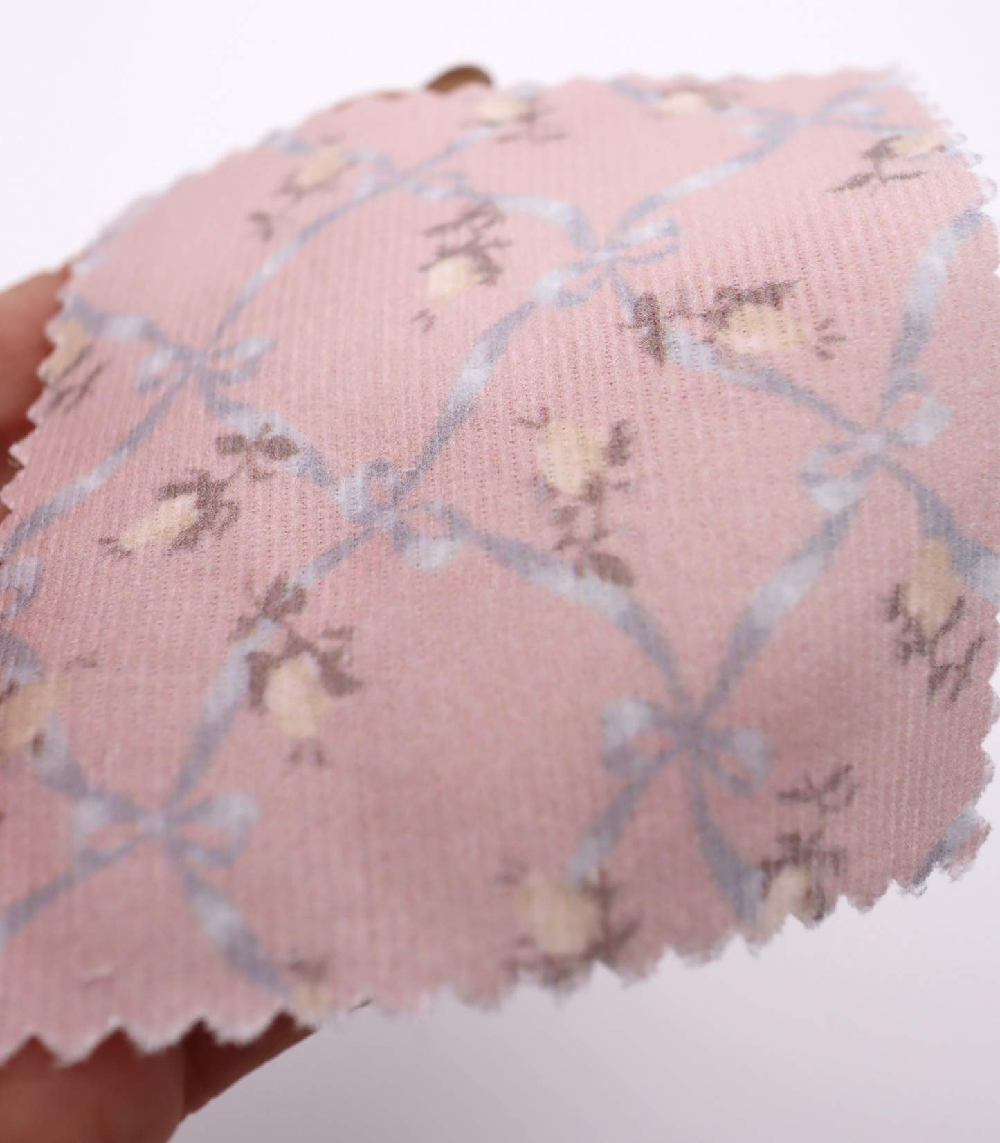 【25SS-112】ローズ×リボンプリントコーデュロイ /0.5yあたり=~890円