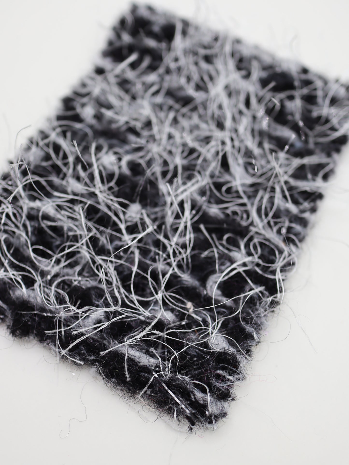 【25SS-167】きらふわフリンジぽこぽこヤーンニット /0.5yあたり = ~1310円