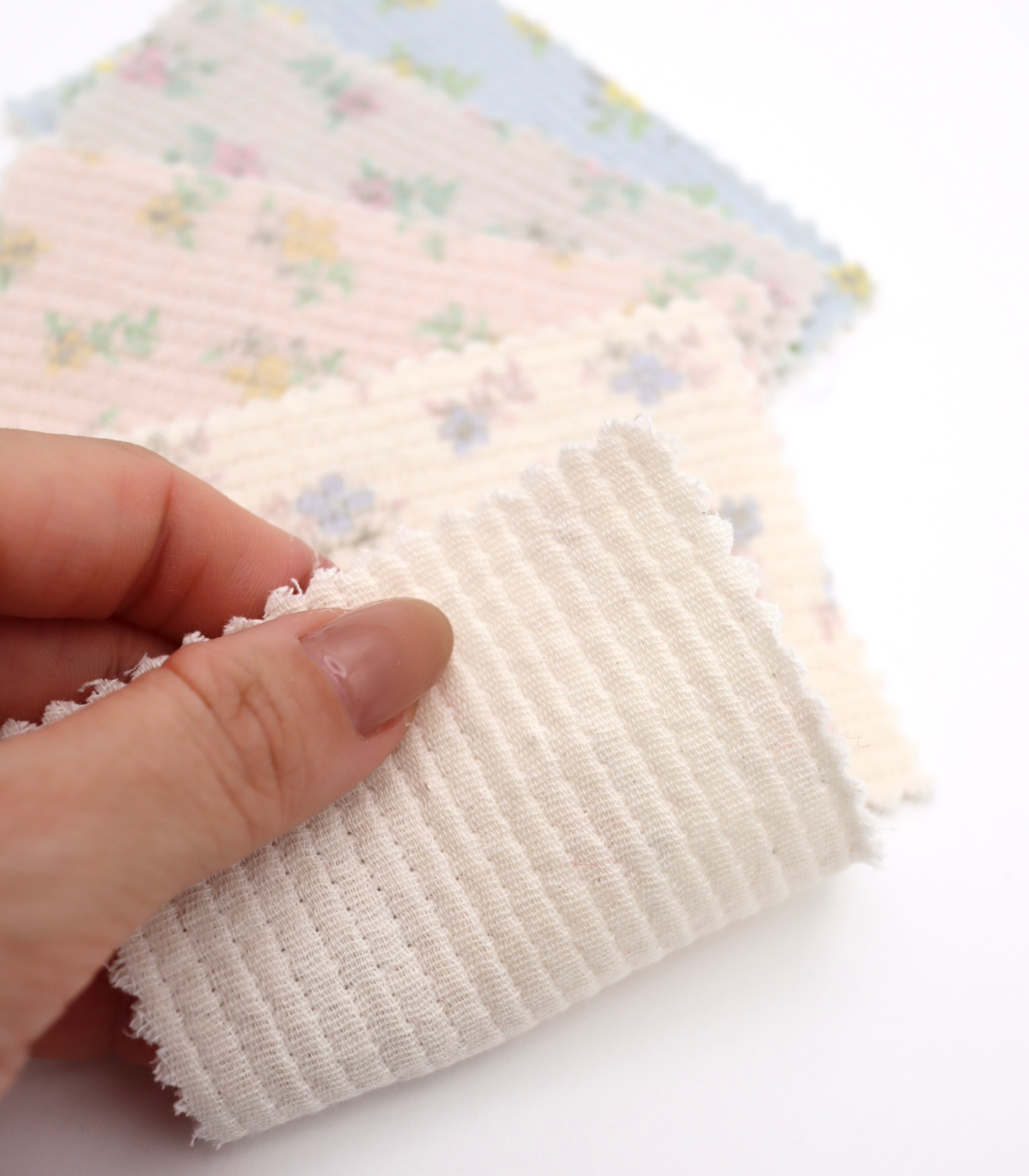 【25SS-263】小花柄プリントキルティングヌビ /0.5yあたり=~1100円