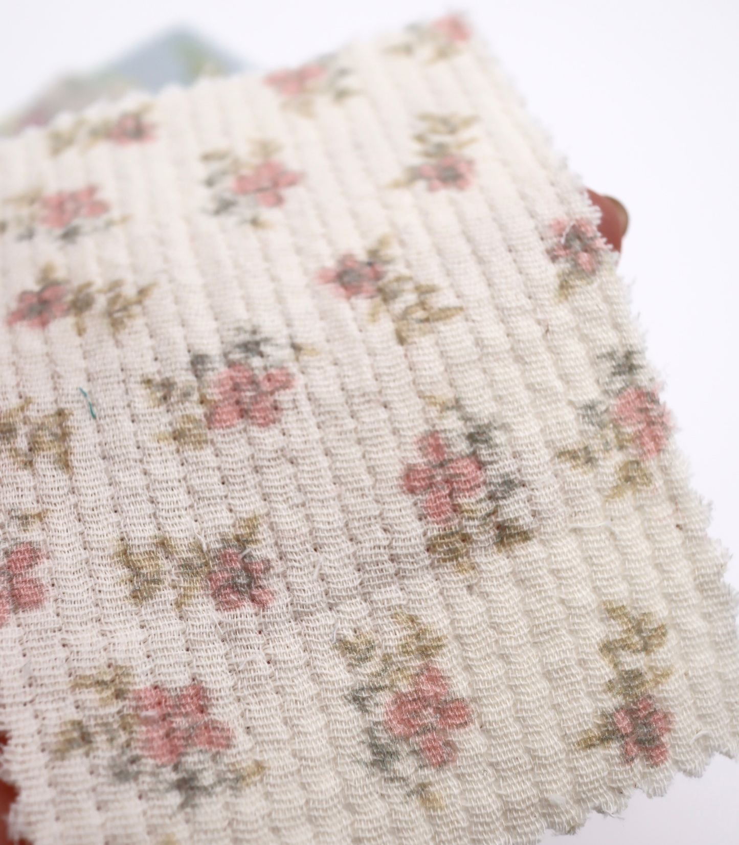 【25SS-263】小花柄プリントキルティングヌビ /0.5yあたり=~1100円