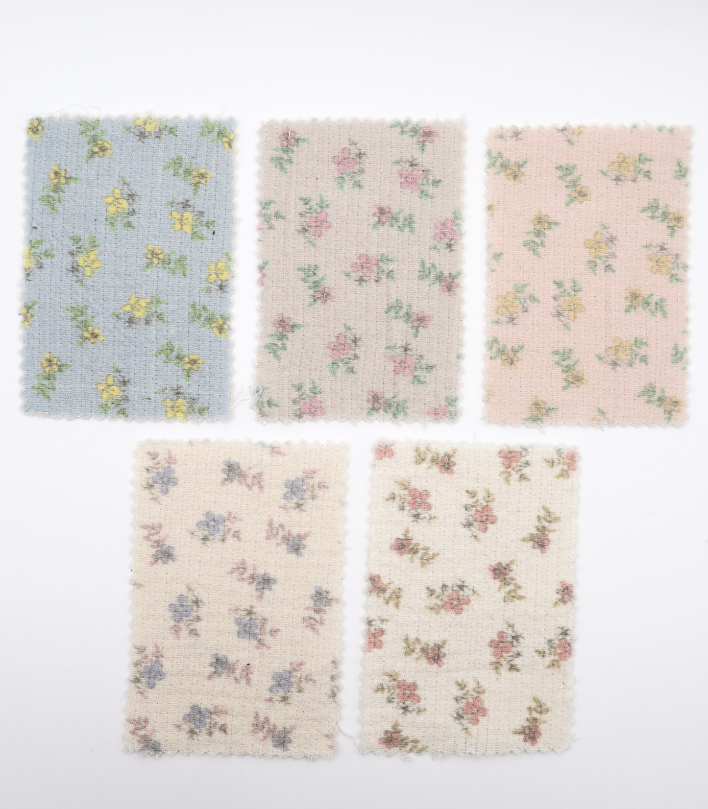 【25SS-263】小花柄プリントキルティングヌビ /0.5yあたり=~1100円