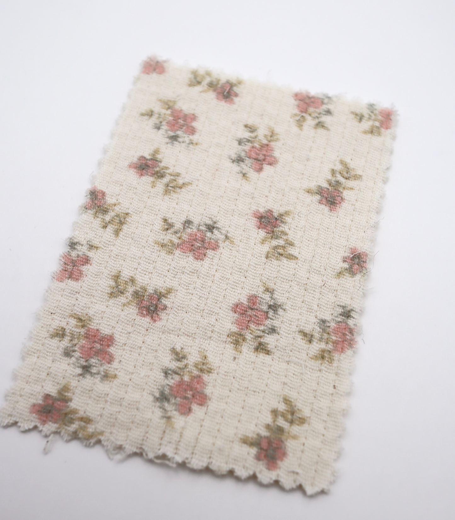 【25SS-263】小花柄プリントキルティングヌビ /0.5yあたり=~1100円