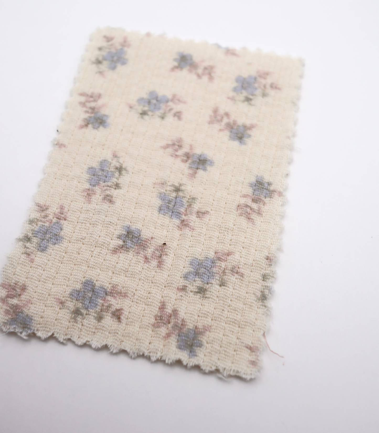 【25SS-263】小花柄プリントキルティングヌビ /0.5yあたり=~1100円