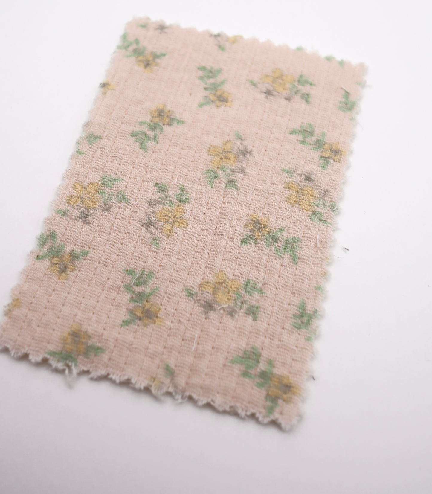 【25SS-263】小花柄プリントキルティングヌビ /0.5yあたり=~1100円
