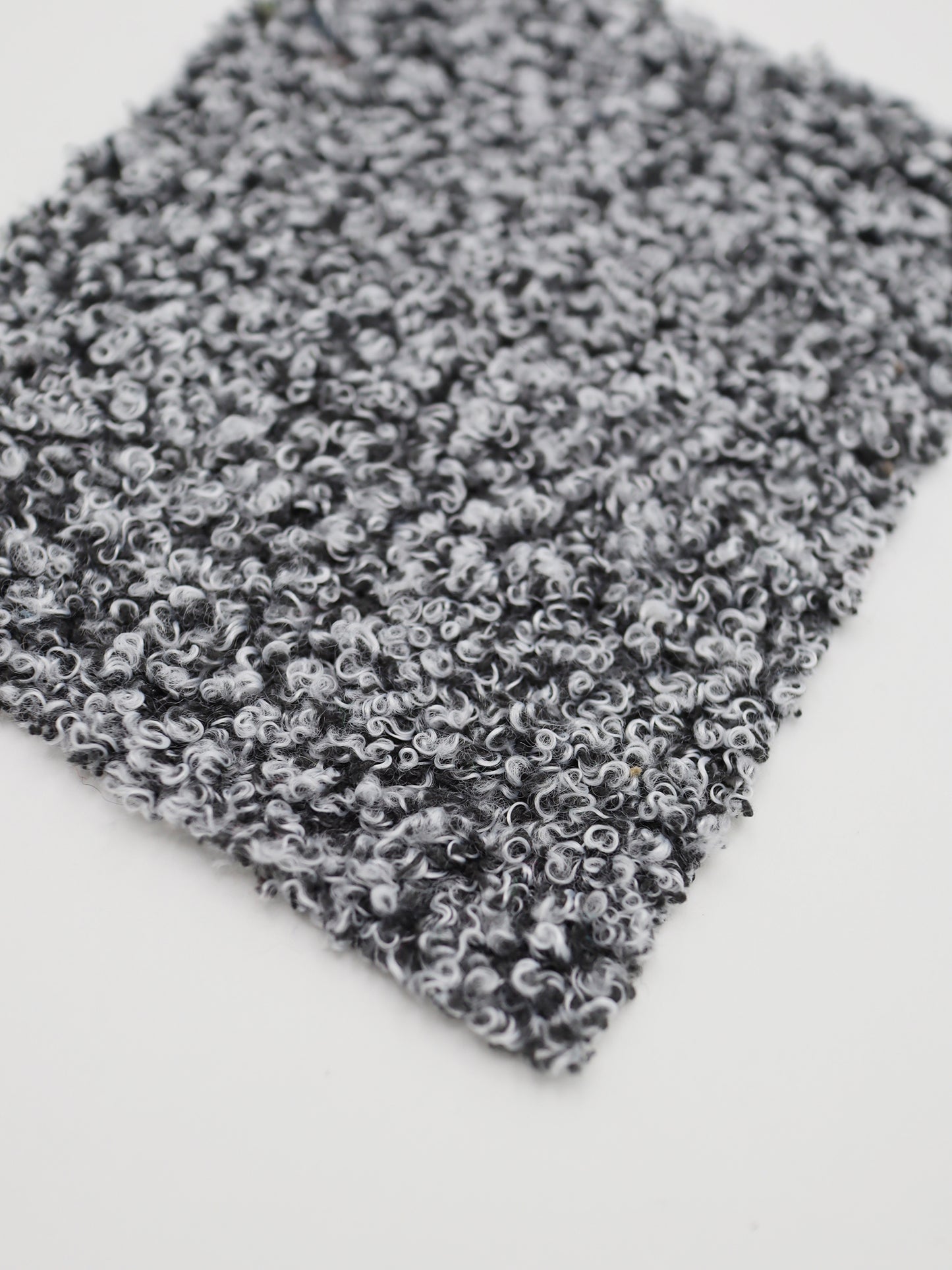 【25SS-178】ぷちくるくるプードルヤーンニット /0.5yあたり = ~ 835円