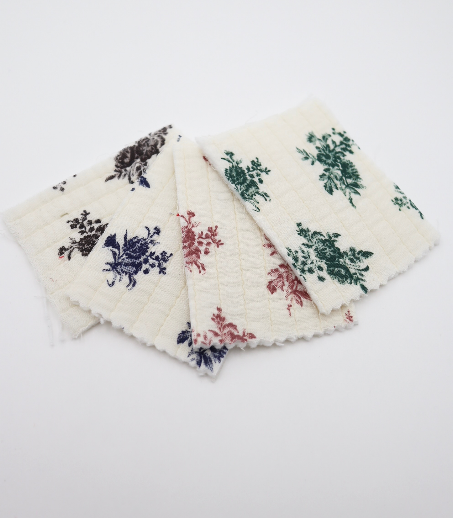 【25SS-269】小花柄プリントキルティングヌビ /0.5yあたり=~1440円