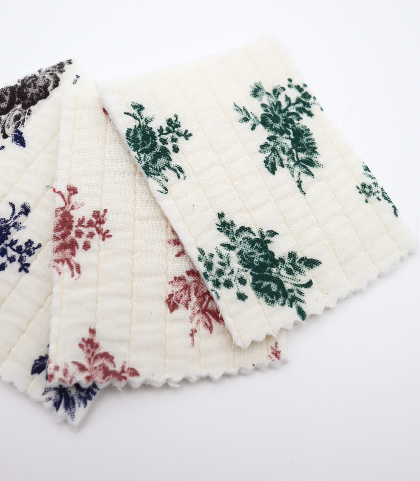 【25SS-269】小花柄プリントキルティングヌビ /0.5yあたり=~1440円