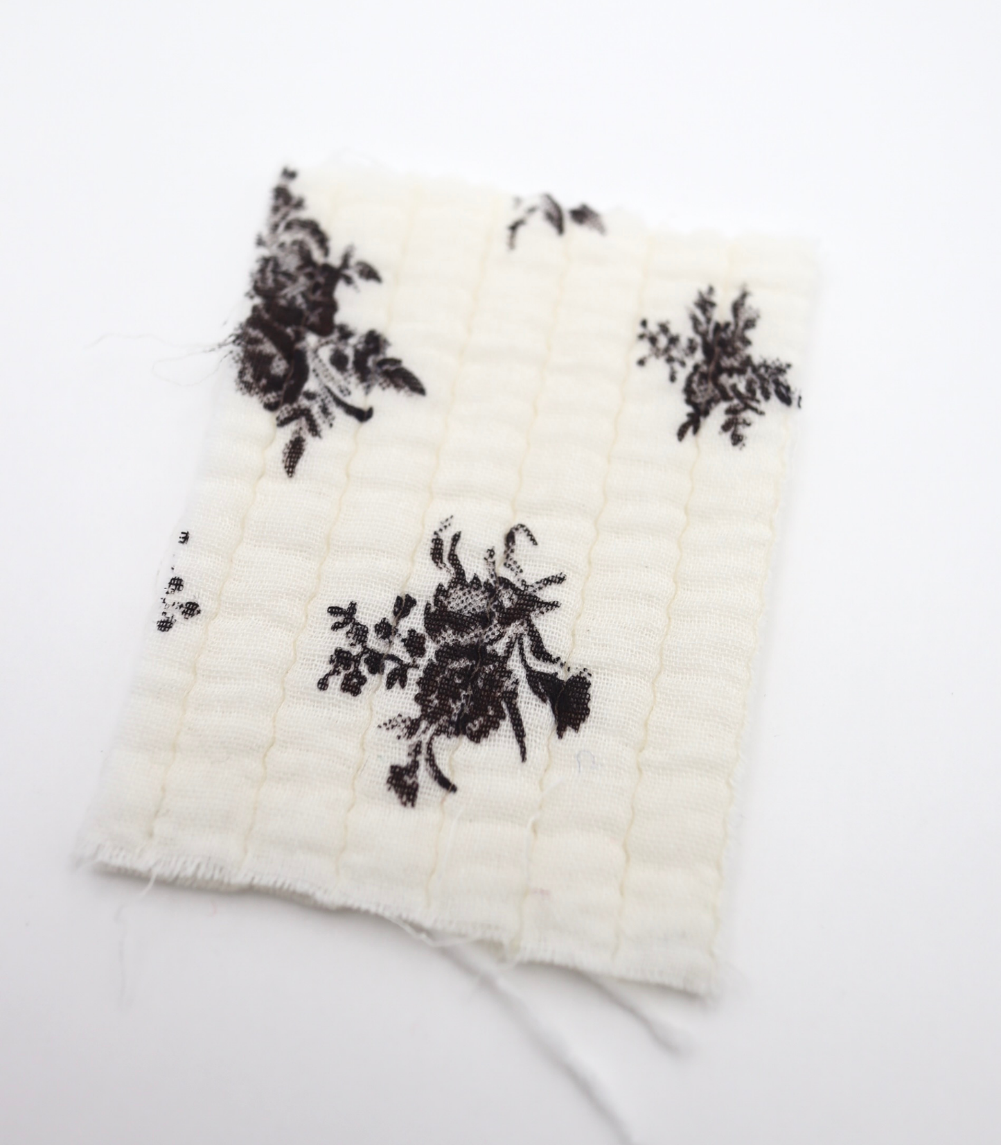 【25SS-269】小花柄プリントキルティングヌビ /0.5yあたり=~1440円