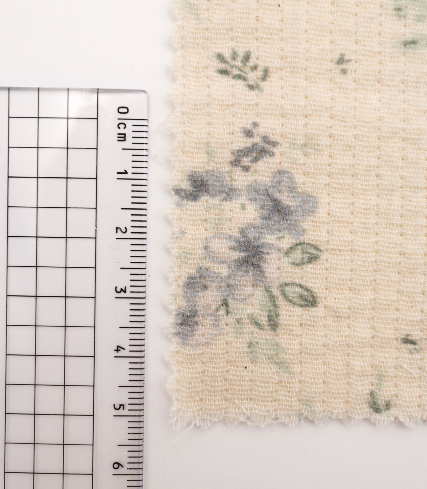 【25SS-265】小花柄プリント細キルティングヌビ /0.5yあたり=~1110円