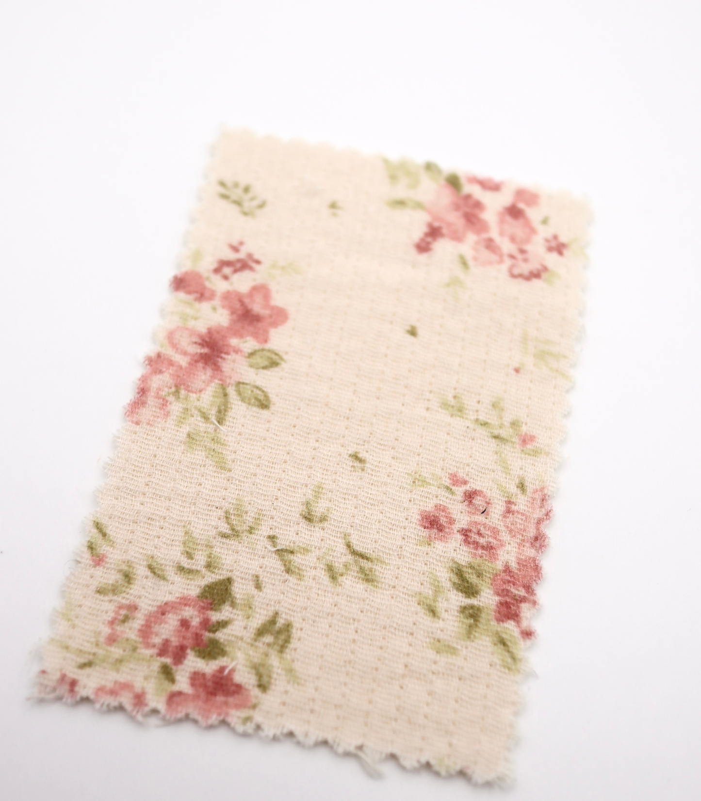 【25SS-265】小花柄プリント細キルティングヌビ /0.5yあたり=~1110円