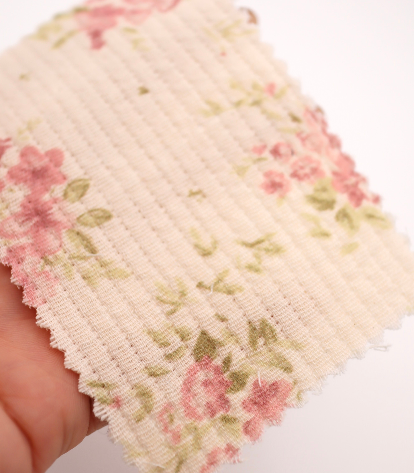 【25SS-265】小花柄プリント細キルティングヌビ /0.5yあたり=~1110円