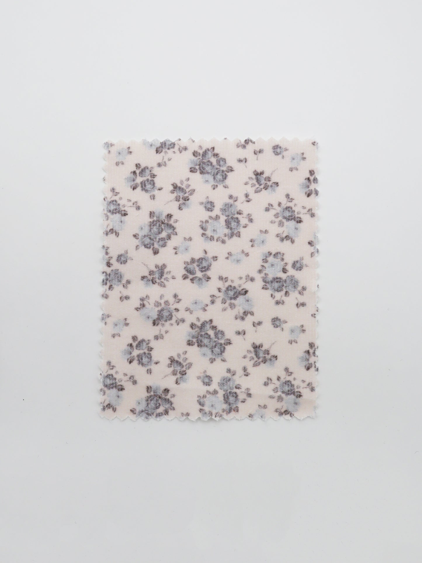 【25SS-098】小花柄プリントキルティングコーデュロイ /0.5yあたり = ~1320円