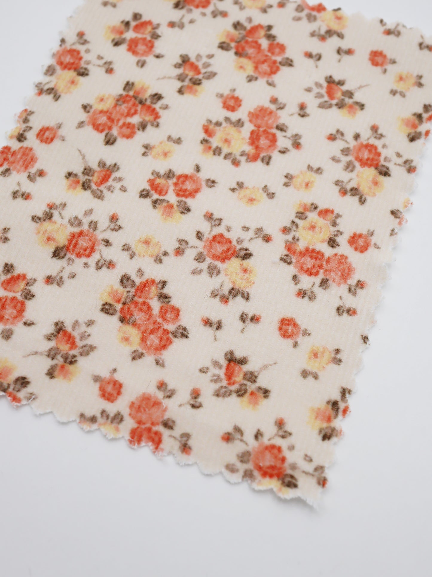 【25SS-098】小花柄プリントキルティングコーデュロイ /0.5yあたり = ~1320円