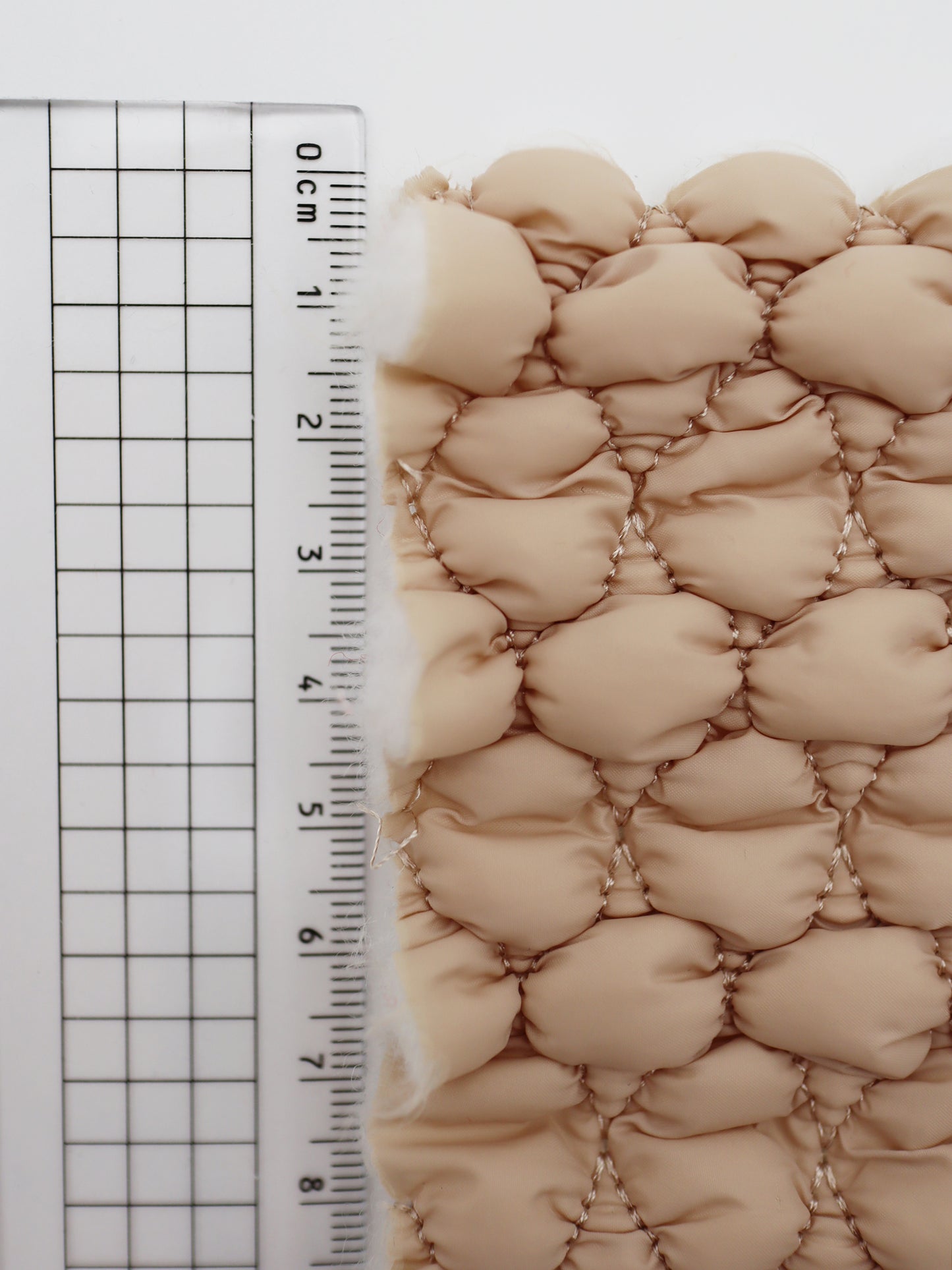 【25SS-081】ぽこぽこ格子ギャザーステッチキルティングパウダータッチタフタ /0.5yあたり = ~1290円