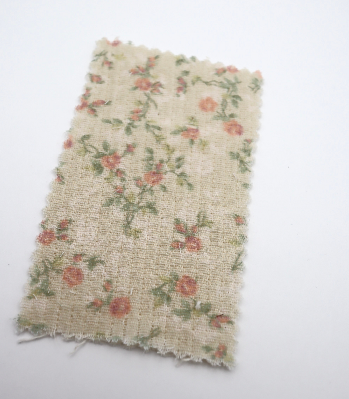 【25SS-264】小花柄プリント細キルティングヌビ /0.5yあたり=~1110円