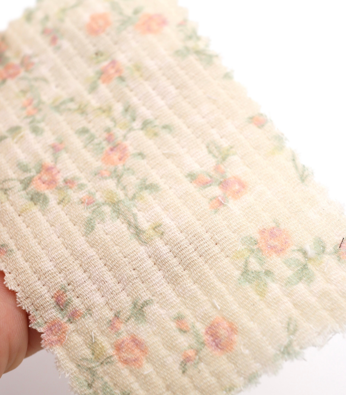 【25SS-264】小花柄プリント細キルティングヌビ /0.5yあたり=~1110円