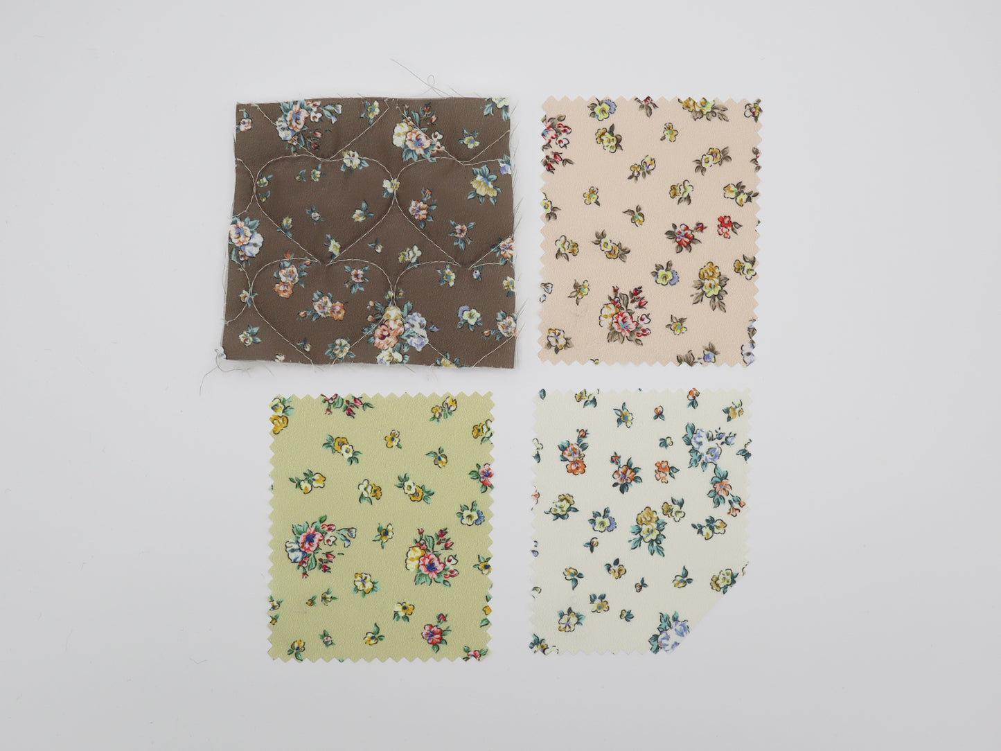 【25SS-096】ハート型キルティング小花柄タフタ /0.5yあたり = ~1155円