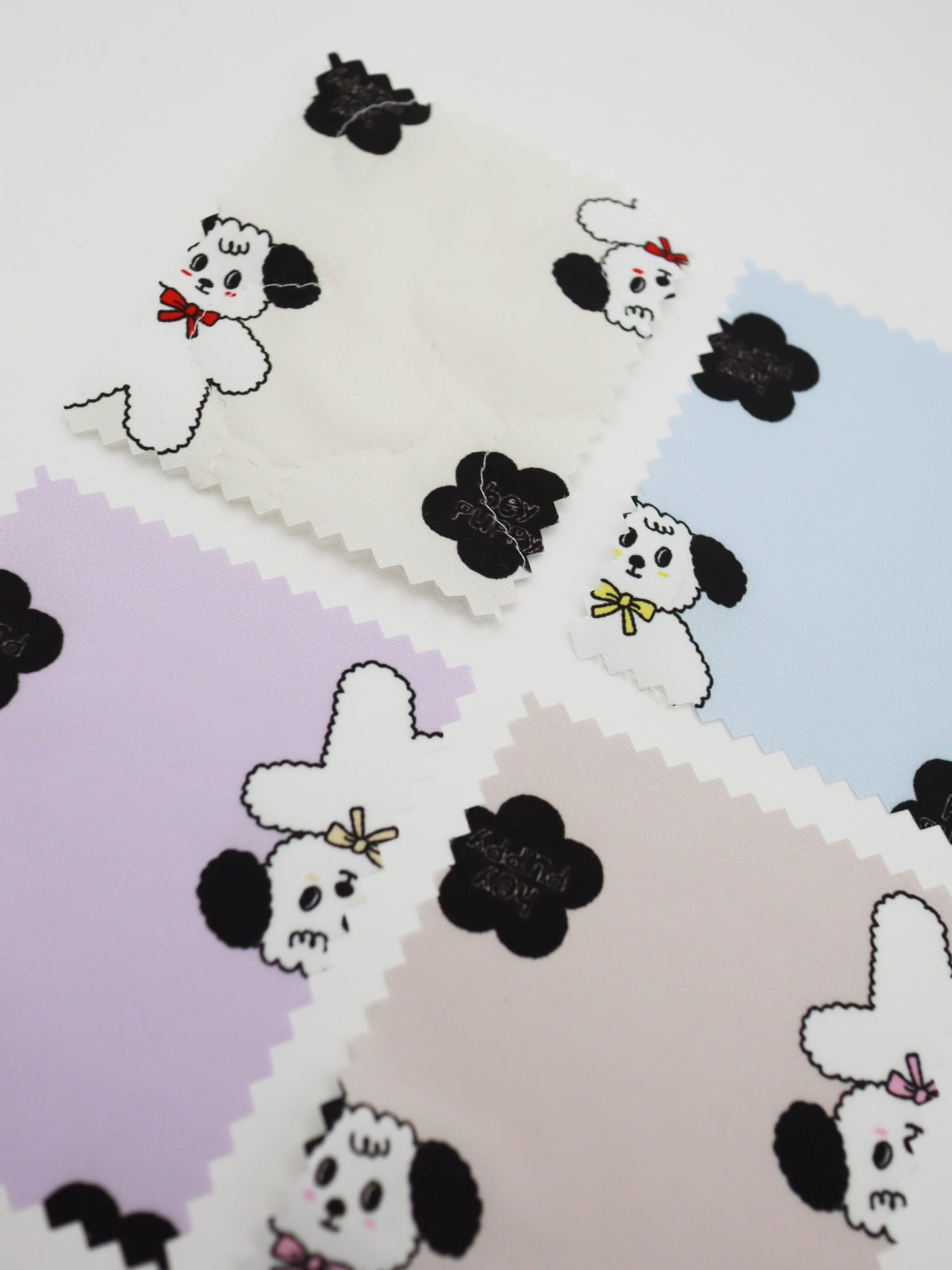 【25SS-089】よそ見ワンちゃんプリントキルティングタフタ /0.5yあたり = ~ 1105円