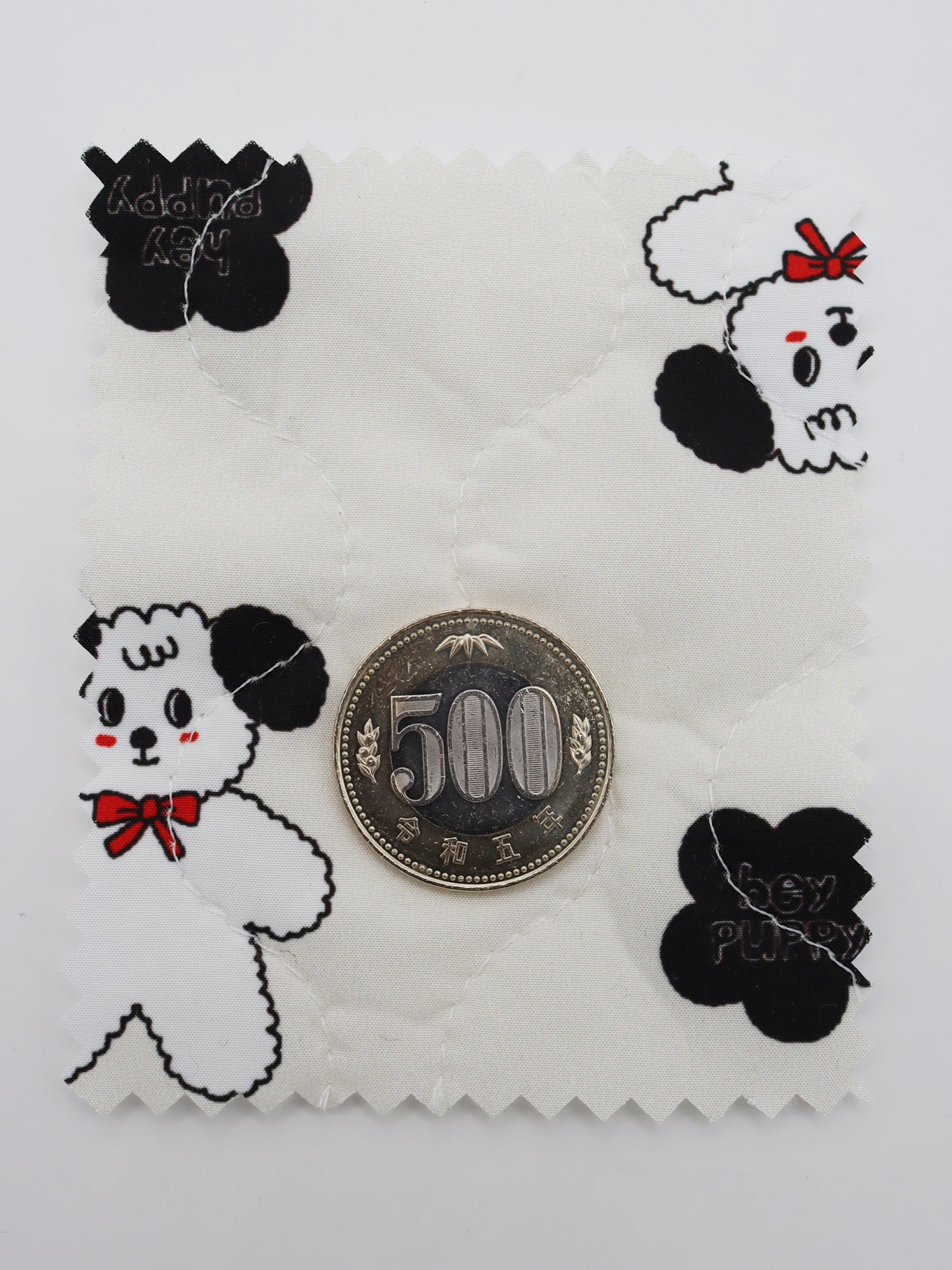 【25SS-089】よそ見ワンちゃんプリントキルティングタフタ /0.5yあたり = ~ 1105円