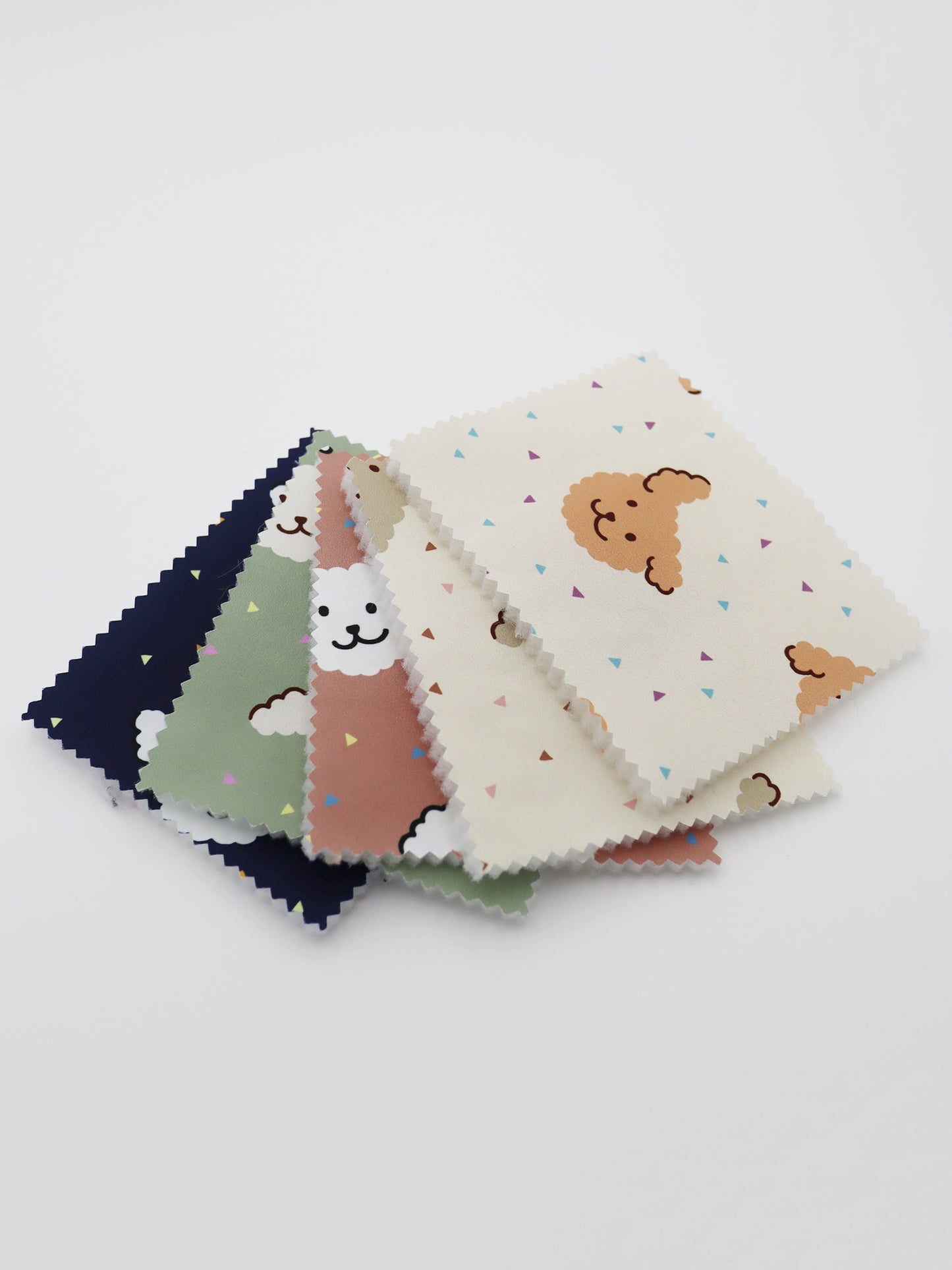 【25SS-085】ごきげんワンちゃんプリント中綿接着タフタ /0.5yあたり = ~1195円