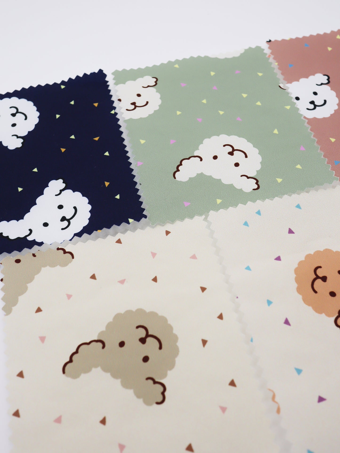【25SS-085】ごきげんワンちゃんプリント中綿接着タフタ /0.5yあたり = ~1195円