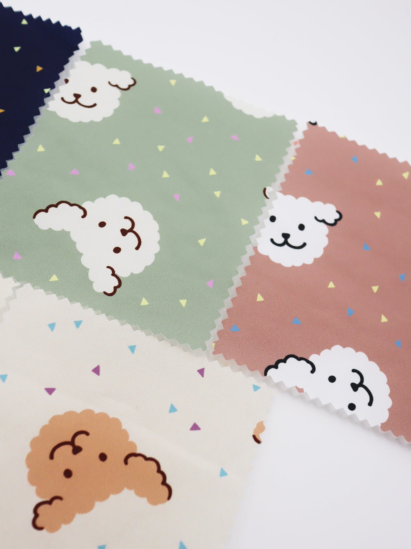 【25SS-085】ごきげんワンちゃんプリント中綿接着タフタ /0.5yあたり = ~1195円
