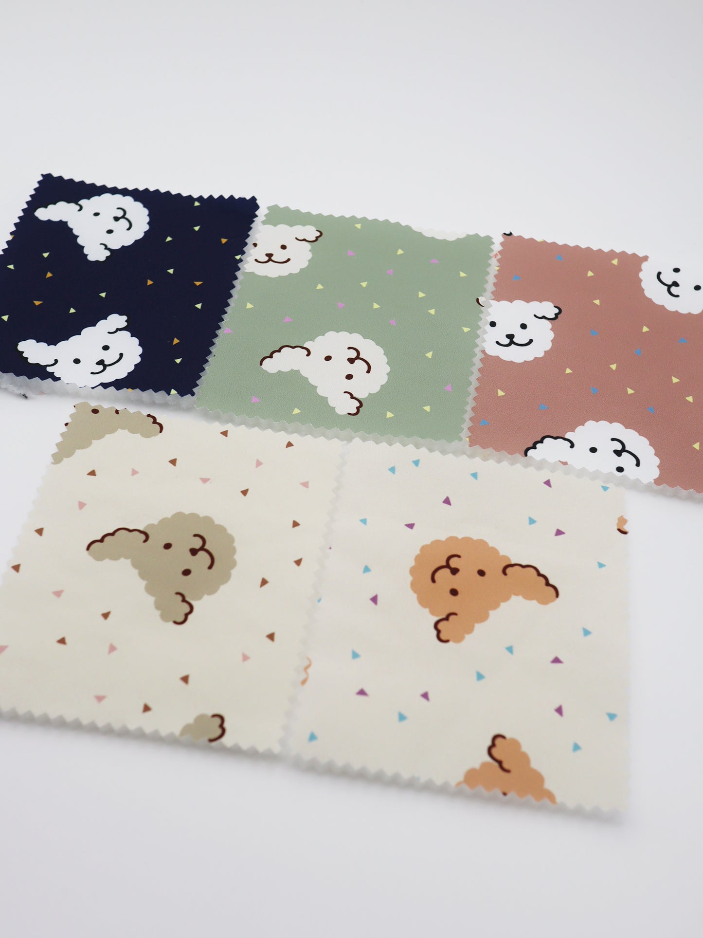 【25SS-085】ごきげんワンちゃんプリント中綿接着タフタ /0.5yあたり = ~1195円